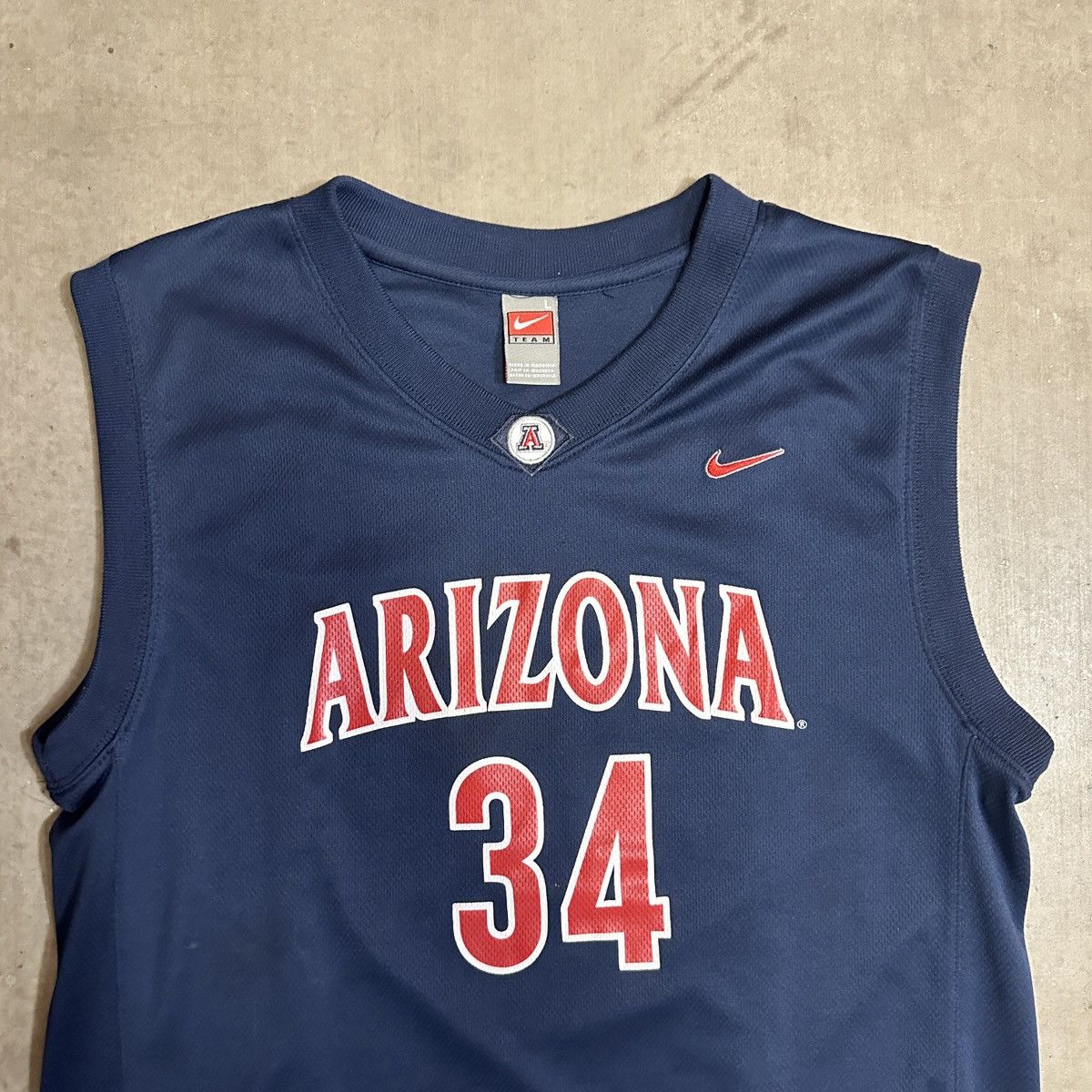 Nike University of Arizona Wildcats Basketball Jersey Number 34 Size US M / EU 48-50 / 2 - 2 Thumbnail