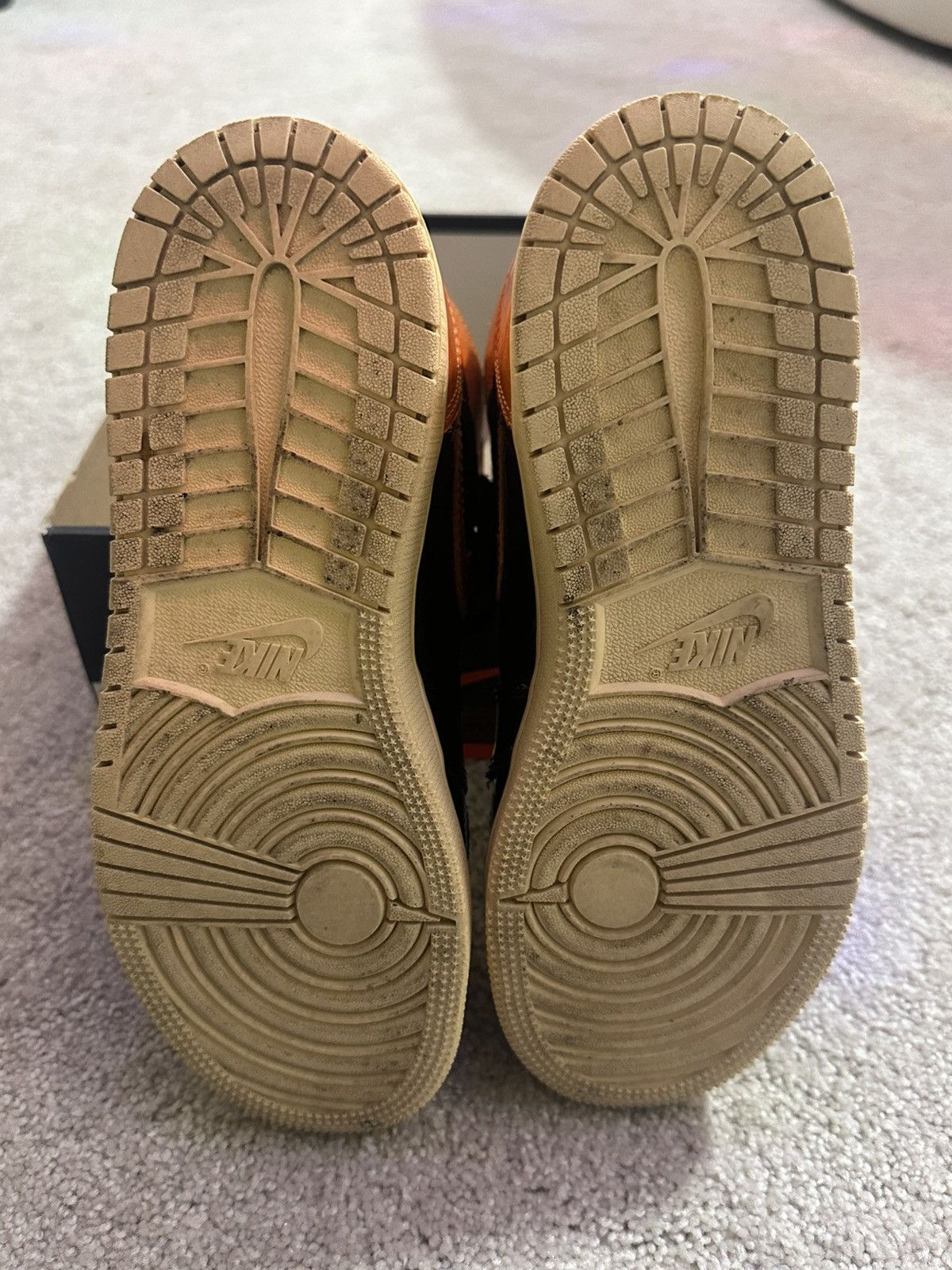 Jordan Brand Air Jordan 1 Retro High OG GS ‘Shattered BackBoard 3.0’ Size US 5 / EU 37 - 4 Thumbnail