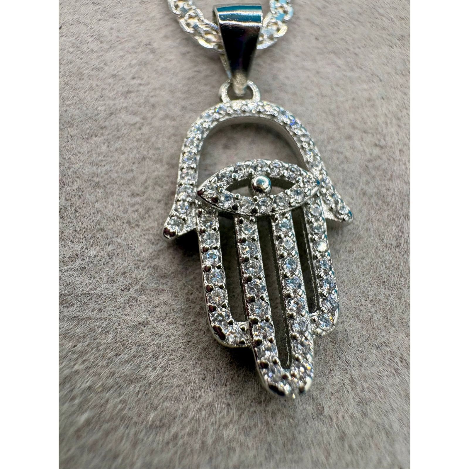 Jewelry NEW Sparkling Silver Moissanite Hamsa Pendant & 24" Chain Size ONE SIZE - 8 Thumbnail