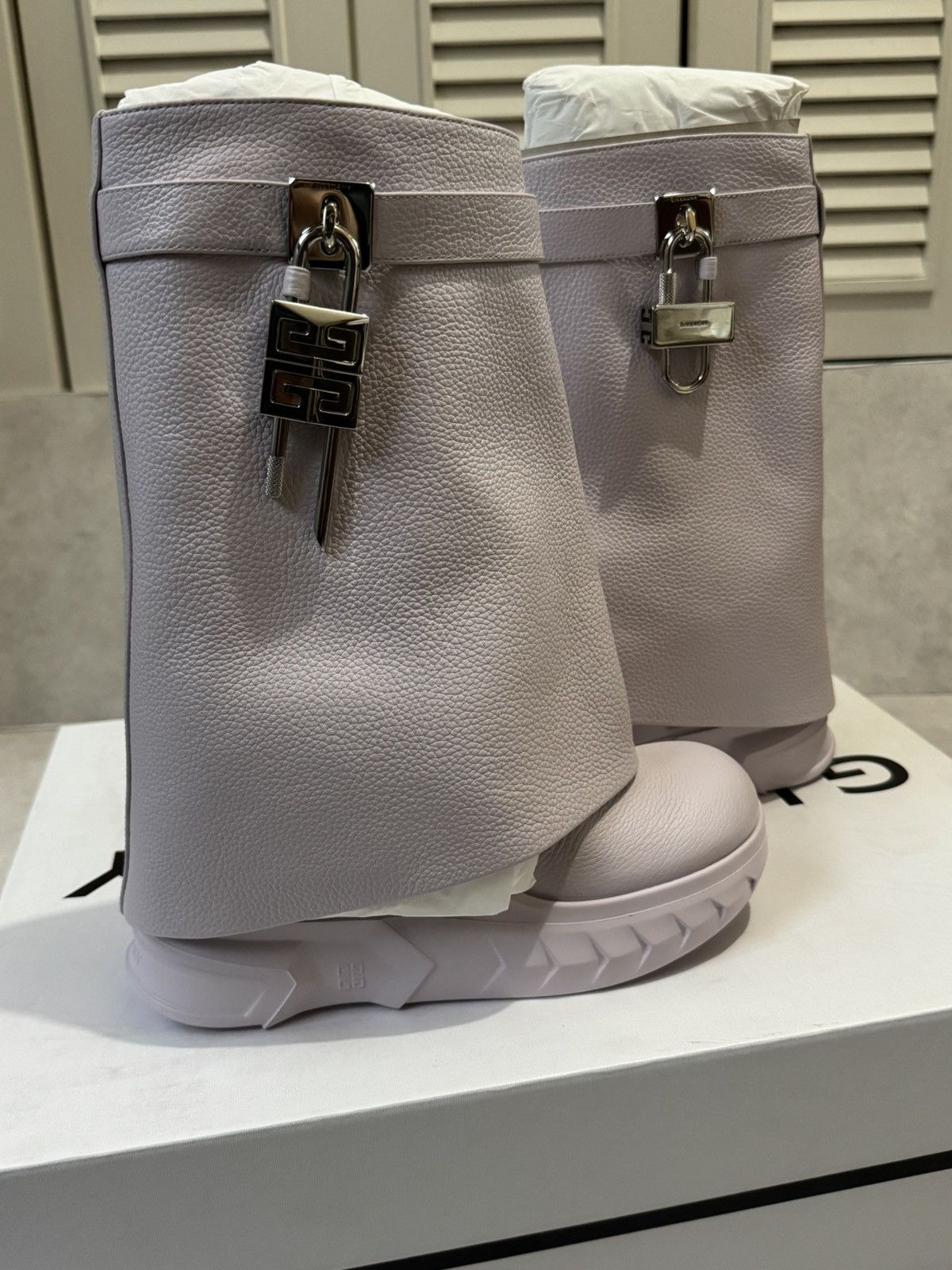 Givenchy GIVENCHY SHARK LOCK ANKLE BOOTS BIKER Size US 7 / IT 37 - 2 Thumbnail