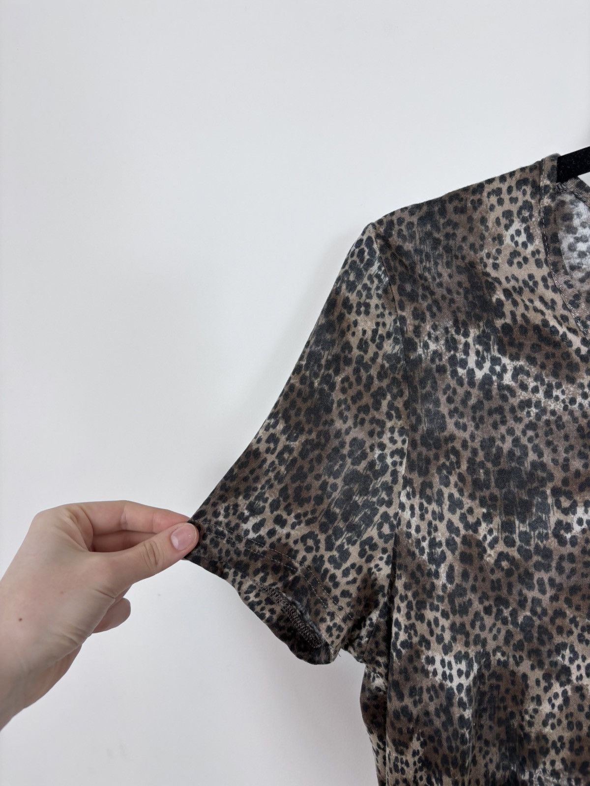 Burberry Burberry Brit Women’s Leopard Print Modal T-Shirt Blouse Top Size L / US 10 / IT 46 - 5 Thumbnail