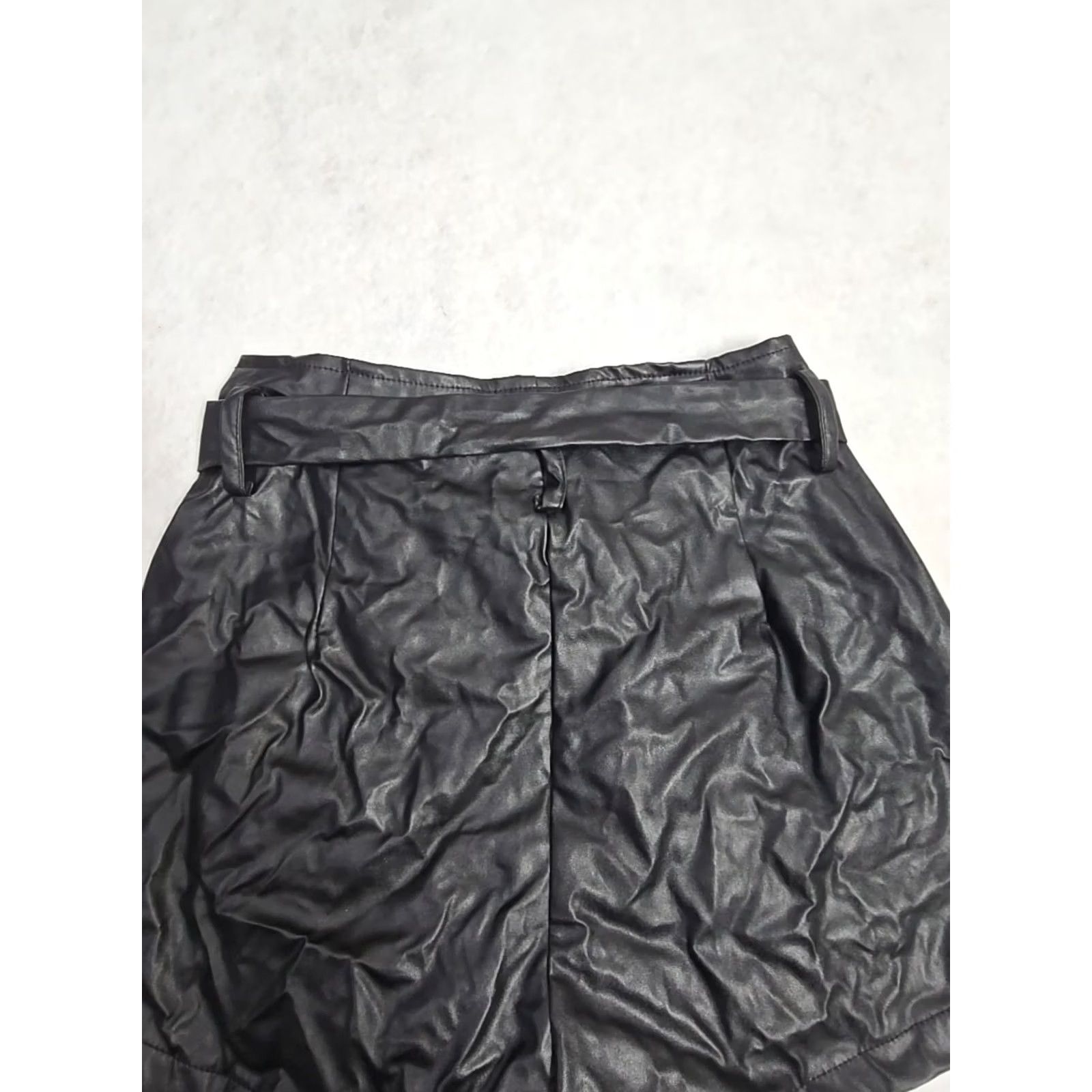 Shein SheIn Faux Leather Belted Shorts Black High Rise Size Small Slashed Pocket Paperbag Casual Women, 90s Theme Size 28" / US 6 / IT 42 - 3 Thumbnail