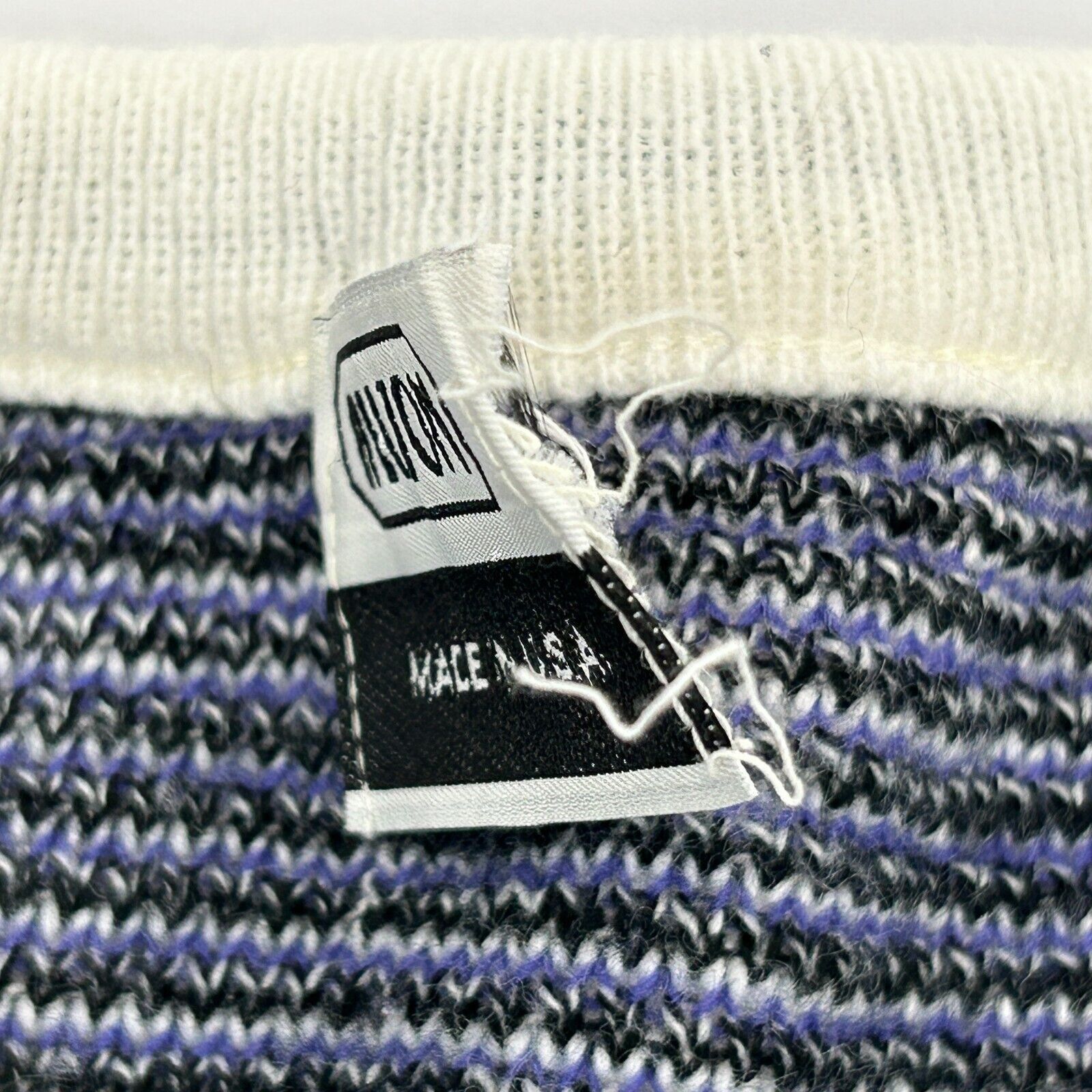 Vintage Vintage 90s Hilton Knit Sweater White Purple Made In USA M Size US M / EU 48-50 / 2 - 9 Thumbnail