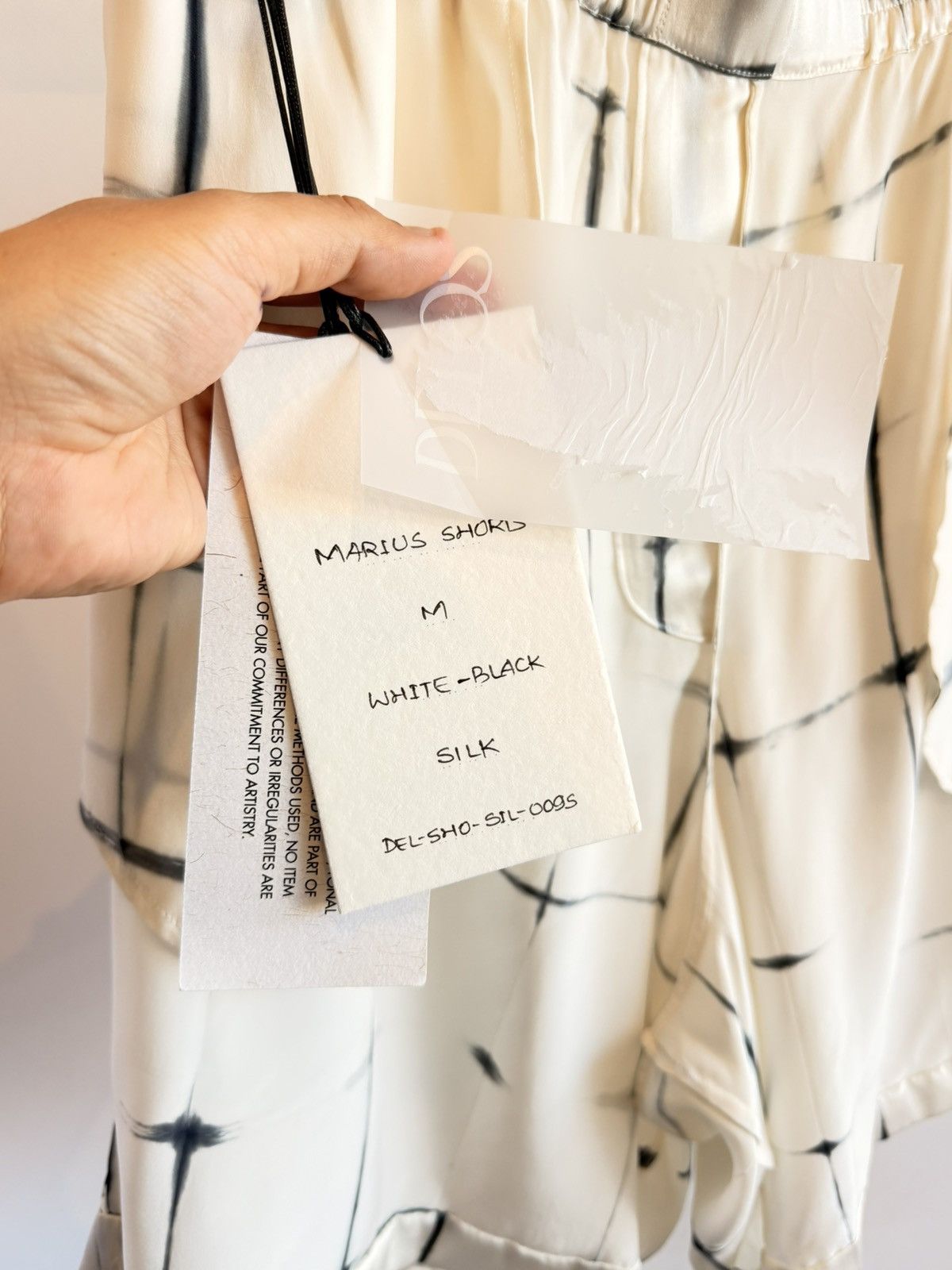 Other DELOS Printed Silk Shorts White Black Shibori Tie-Dye Size M Size US 31 - 10 Thumbnail