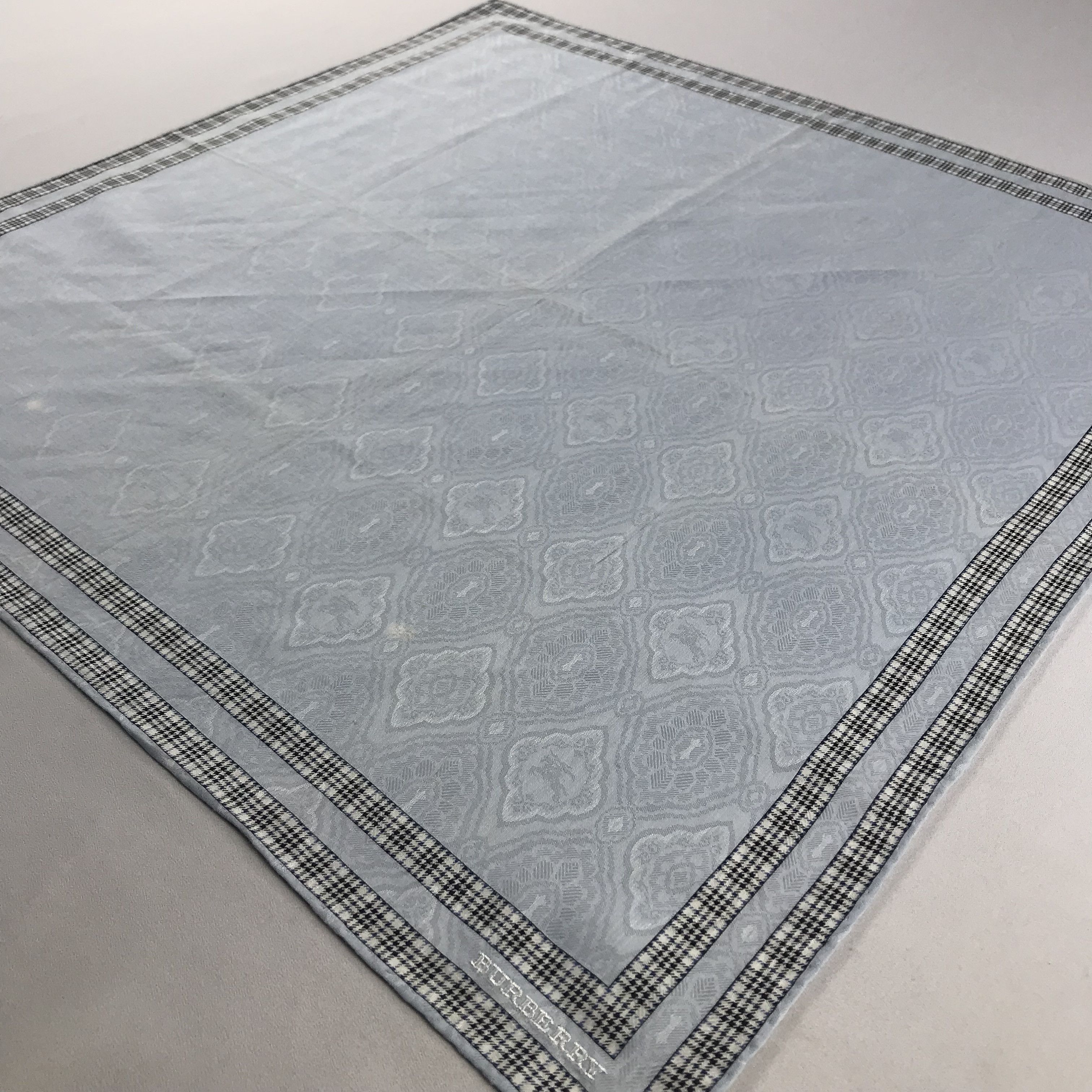 Burberry Burberry Handkerchief / Bandana / Neckerchief C727 Size ONE SIZE - 4 Thumbnail
