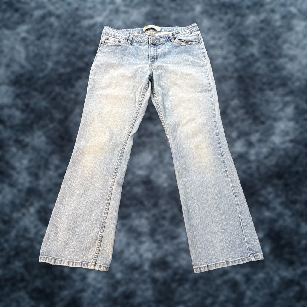 Vintage VINTAGE Aeropostale Jeans Flared Low Rise Womens 34x30 Blue Light Wash Distressed 90s Y2K Womens Size 24" / US 00 / IT 34 - 1 Thumbnail