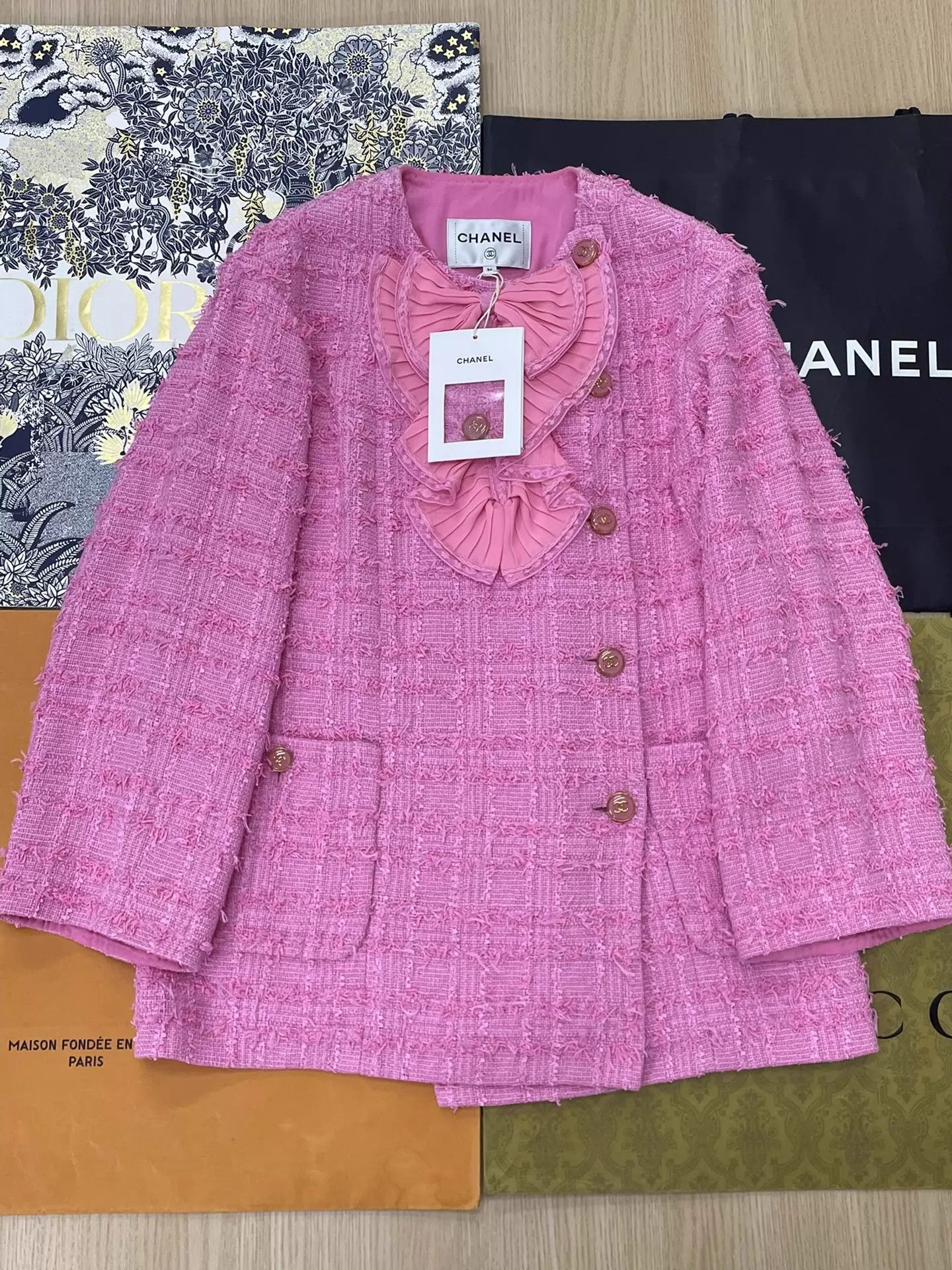 Chanel Chanel Women's Pink Tweed Bow Jacket Size 36 Size XS / US 0-2 / IT 36-38 - 1 Thumbnail