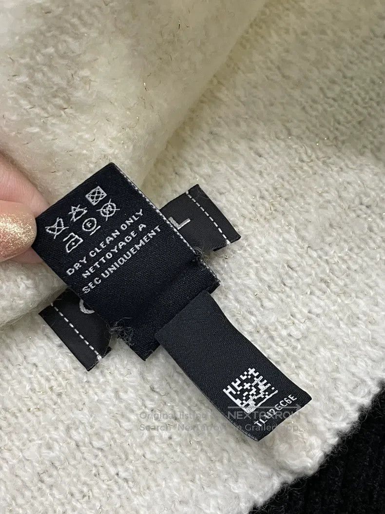 Chanel Chanel 26C new white gold thread large logo cashmere knitt Size ONE SIZE - 6 Thumbnail