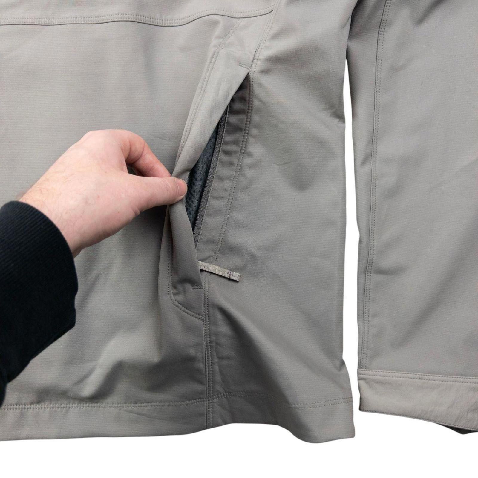 Arc'teryx Vintage Arcteryx A2B Commuter Hardshell Jacket Size M Size US L / EU 52-54 / 3 - 7 Thumbnail