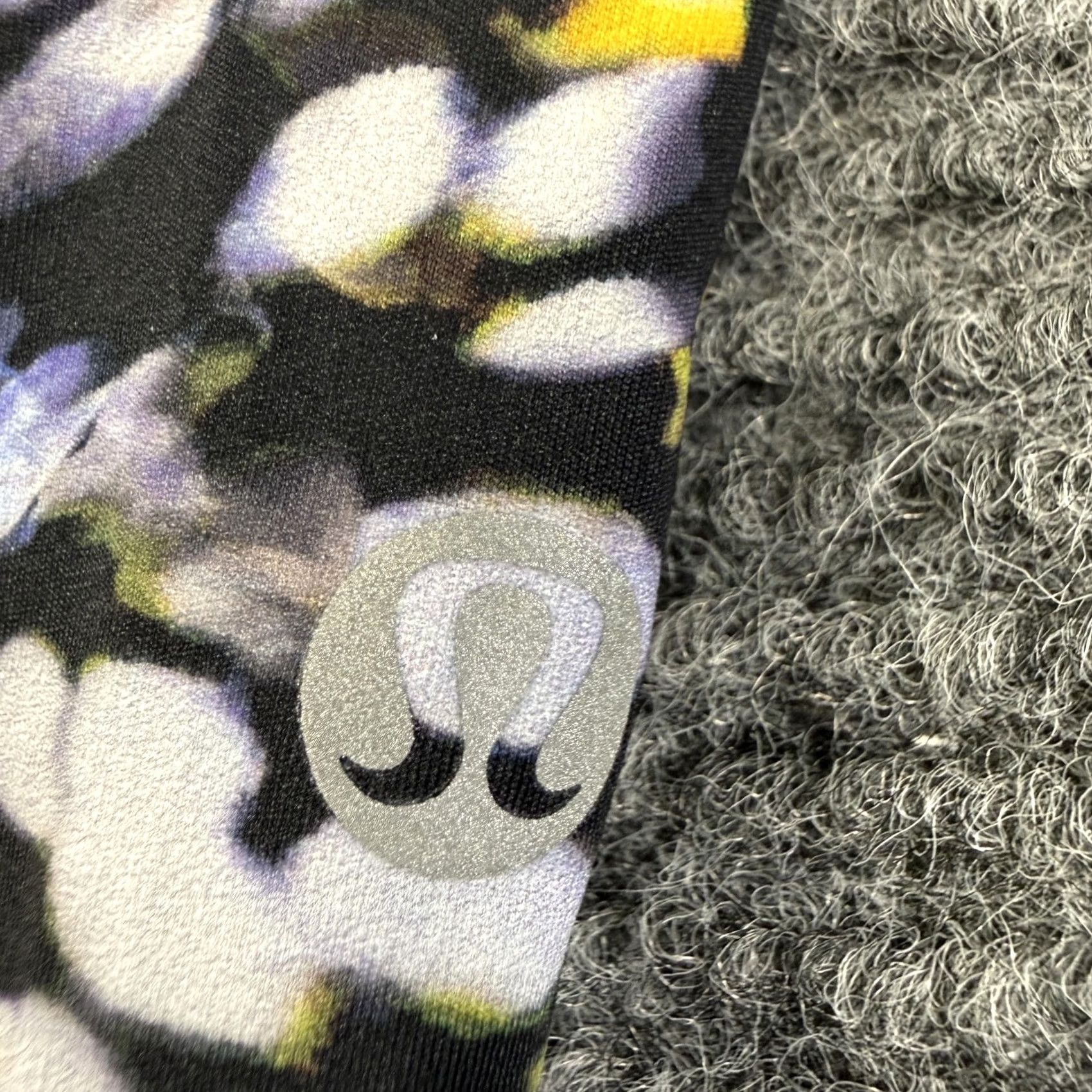 Lululemon Lululemon Womens 2 Ankle Pockets Yoga Gym Leggings Multicolor Print Size 26" / US 2 / IT 38 - 3 Thumbnail