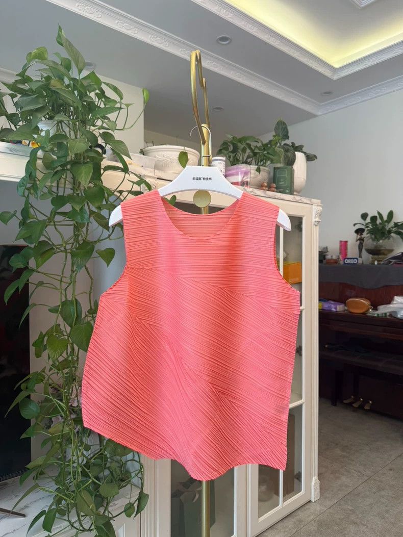 Issey Miyake Issey Miyake size:3 Salmon pink twill vest Size S / US 4 / IT 40 - 1 Thumbnail