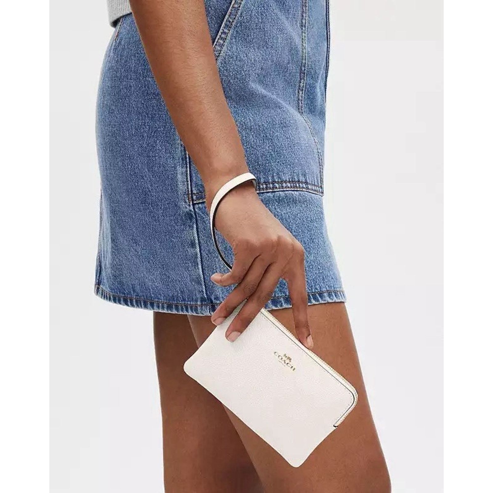 Coach NWT COACH Small Corner Zip Wristlet Pouch Wallet Purse CV396 Size ONE SIZE - 7 Thumbnail