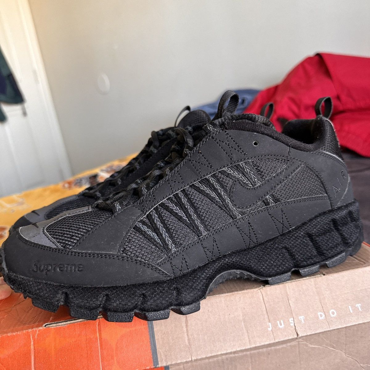 Nike × Supreme Nike Supreme Humara Black 10.5 Size US 10.5 / EU 43-44 - 1 Thumbnail