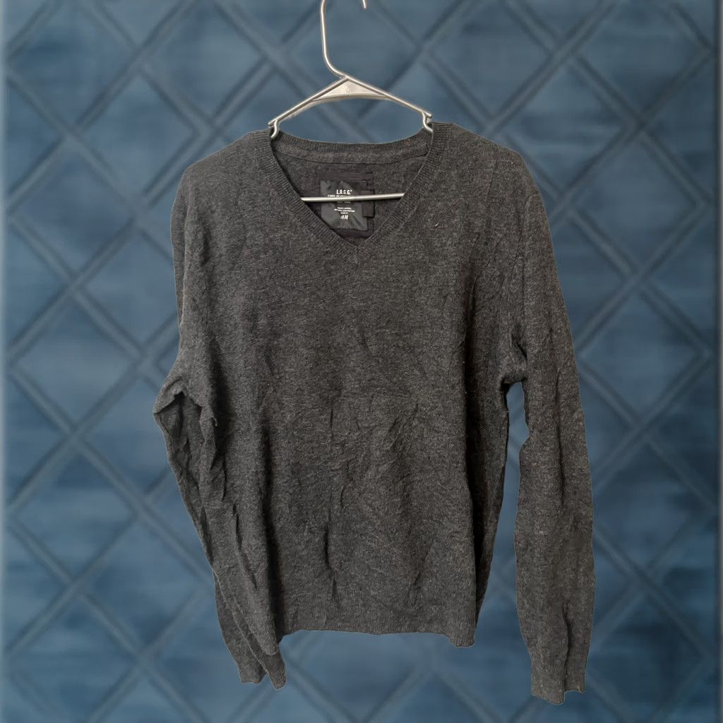 H&M H&M Logg Mens Regular Fit Wool-Blend Sweater Dark Gray L V-Neck Pullover Wool Size L Mens Size US L / EU 52-54 / 3 - 1 Thumbnail