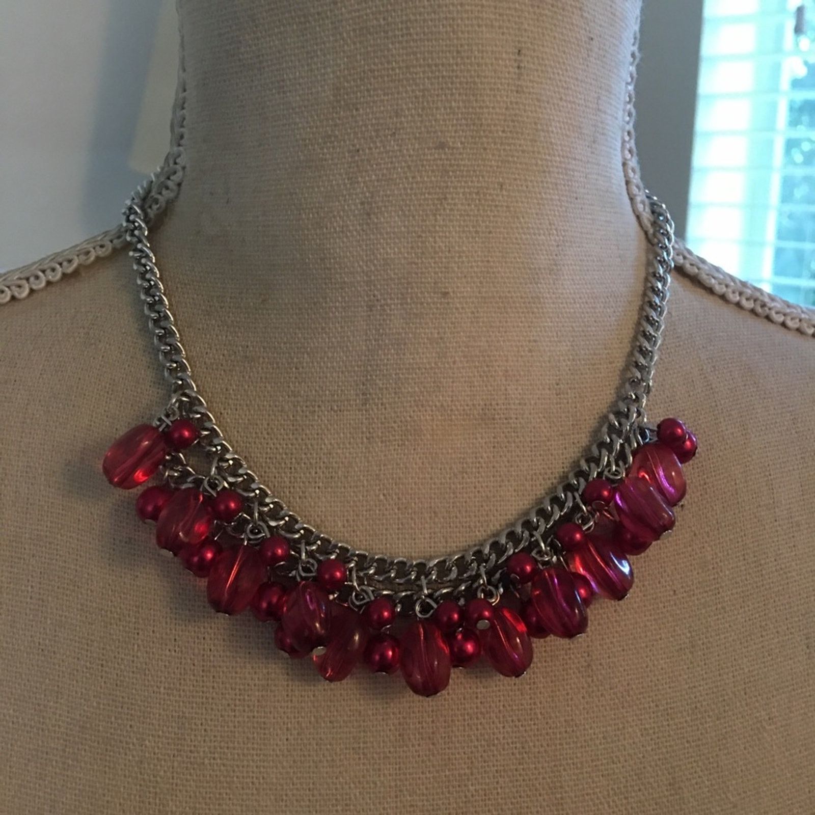 Jewelry Fuchsia pink beaded fringe chain link necklace Size ONE SIZE - 2 Thumbnail