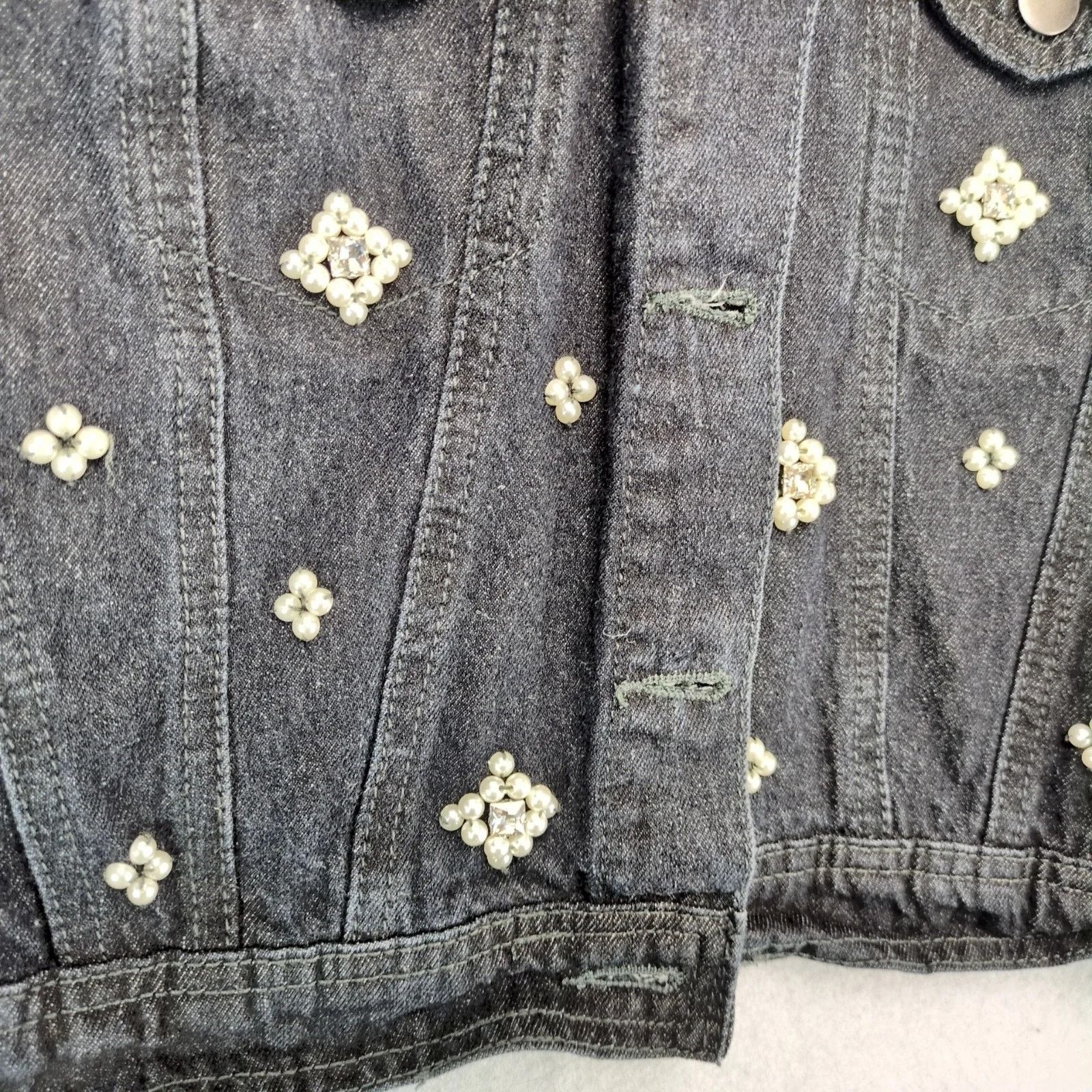 Forever 21 Forever 21 Embellished Black Denim Cropped Jean Jacket M Size M / US 6-8 / IT 42-44 - 9 Thumbnail