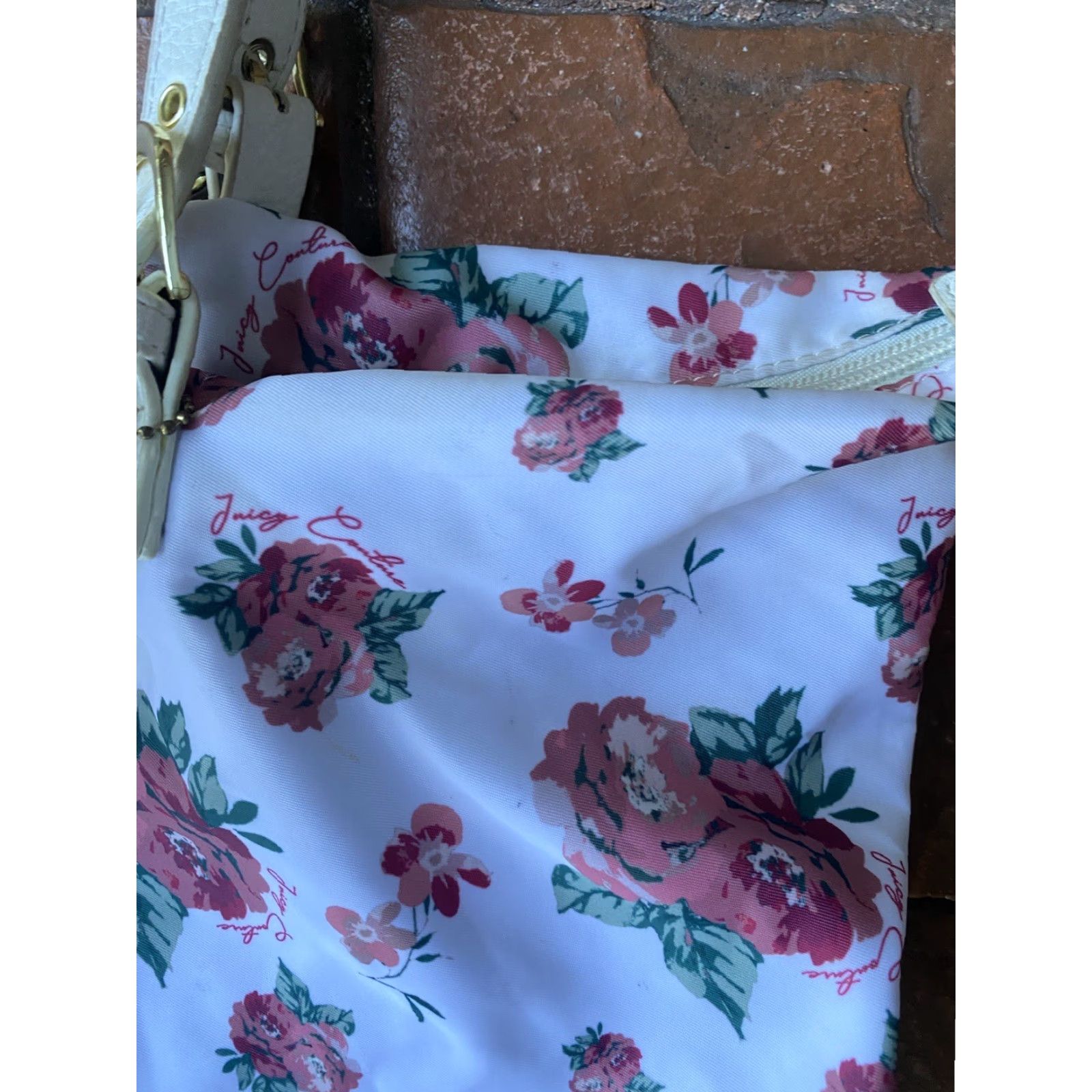 Juicy Couture VINTAGE Juicy Couture Roses Floral Tote Bag Shoulder Handbag Womens Medium Pink Floral Pattern Zip Lining Nylon Leather Handle Size ONE SIZE - 6 Thumbnail