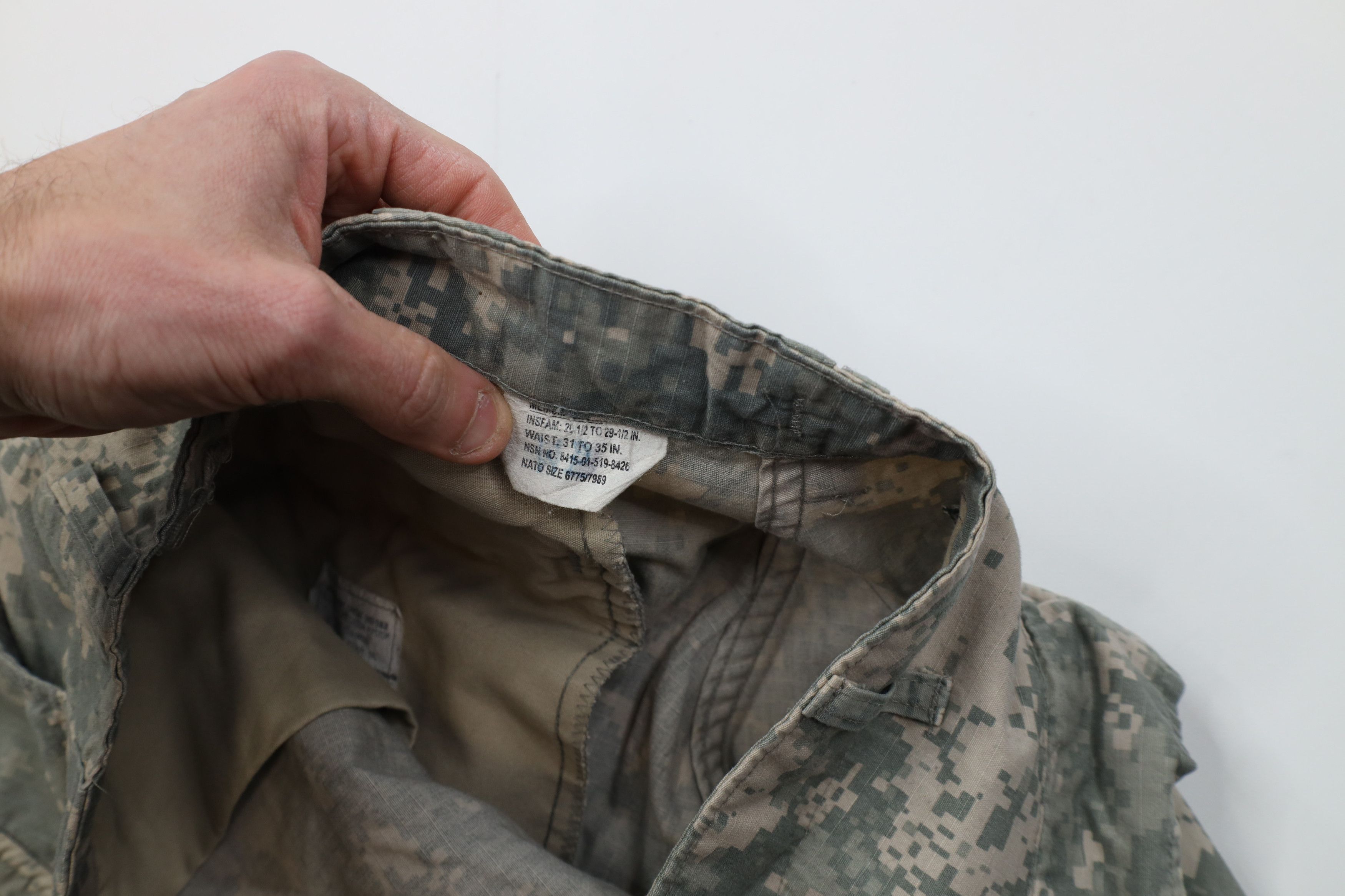 Vintage Vintage Y2K 2005 USGI Camouflage Army Combat Cargo Pants Size US 34 / EU 50 - 9 Thumbnail