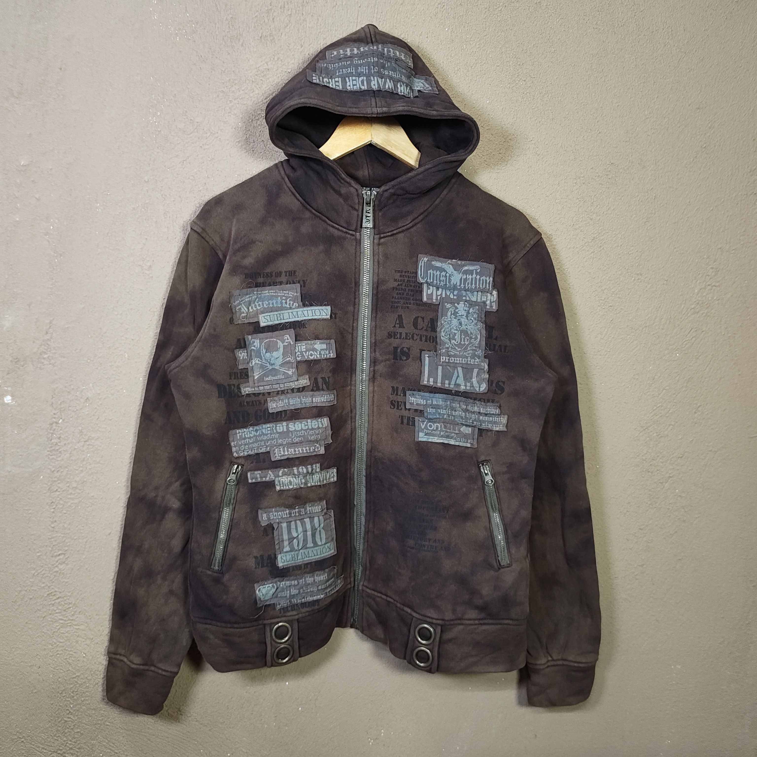 In The Attic Vintage Trash Skulls Strange Heaven Full Zipper