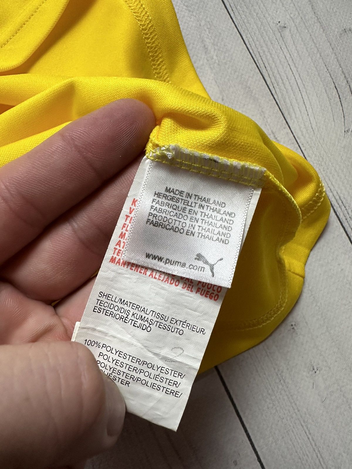 Vintage Vintage puma Borussia Dortmund soccer jersey size M Size US M / EU 48-50 / 2 - 4 Thumbnail