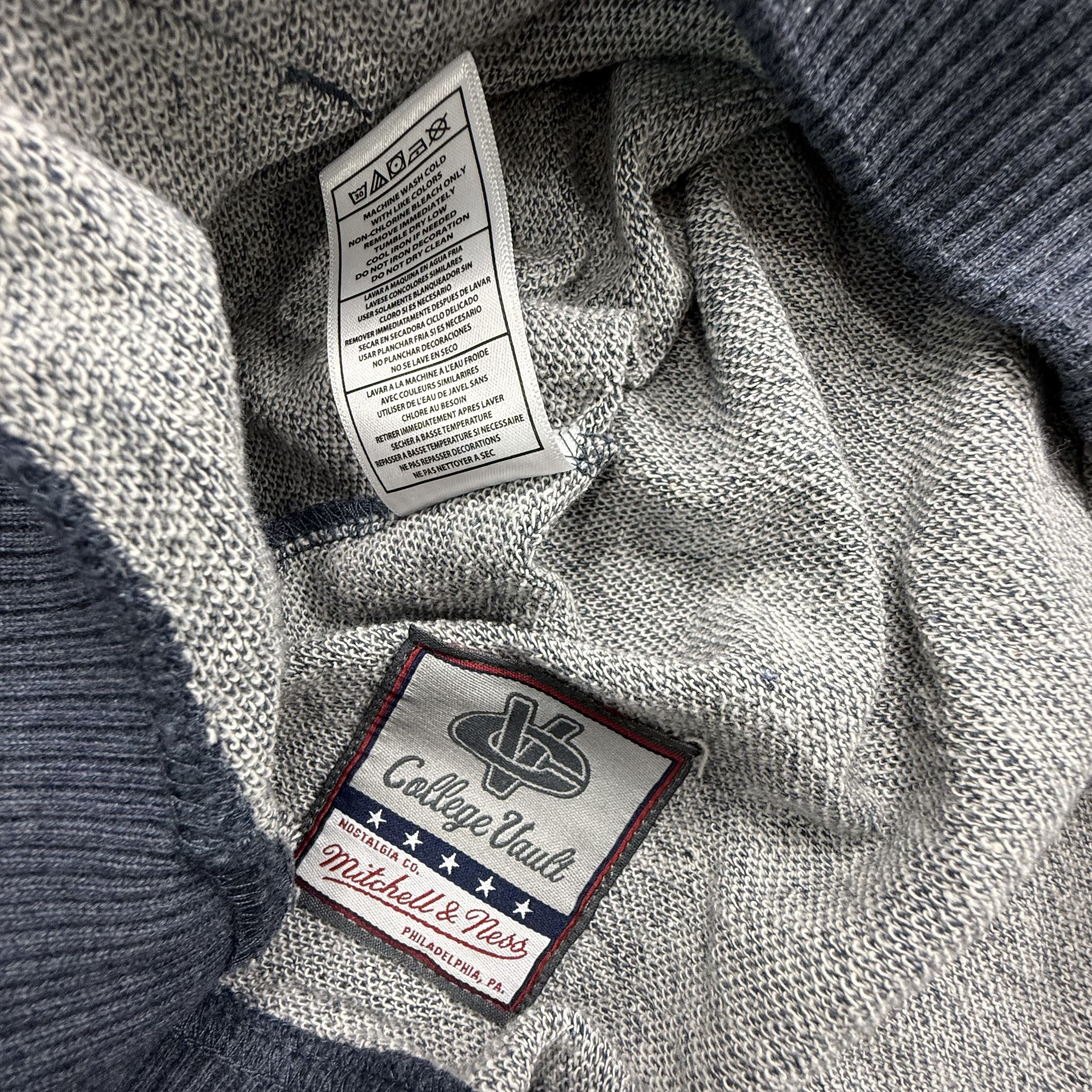 Mitchell & Ness Mitchell & Ness Georgetown Hoyas College Vault Hoodie Size US XXL / EU 58 / 5 - 7 Thumbnail