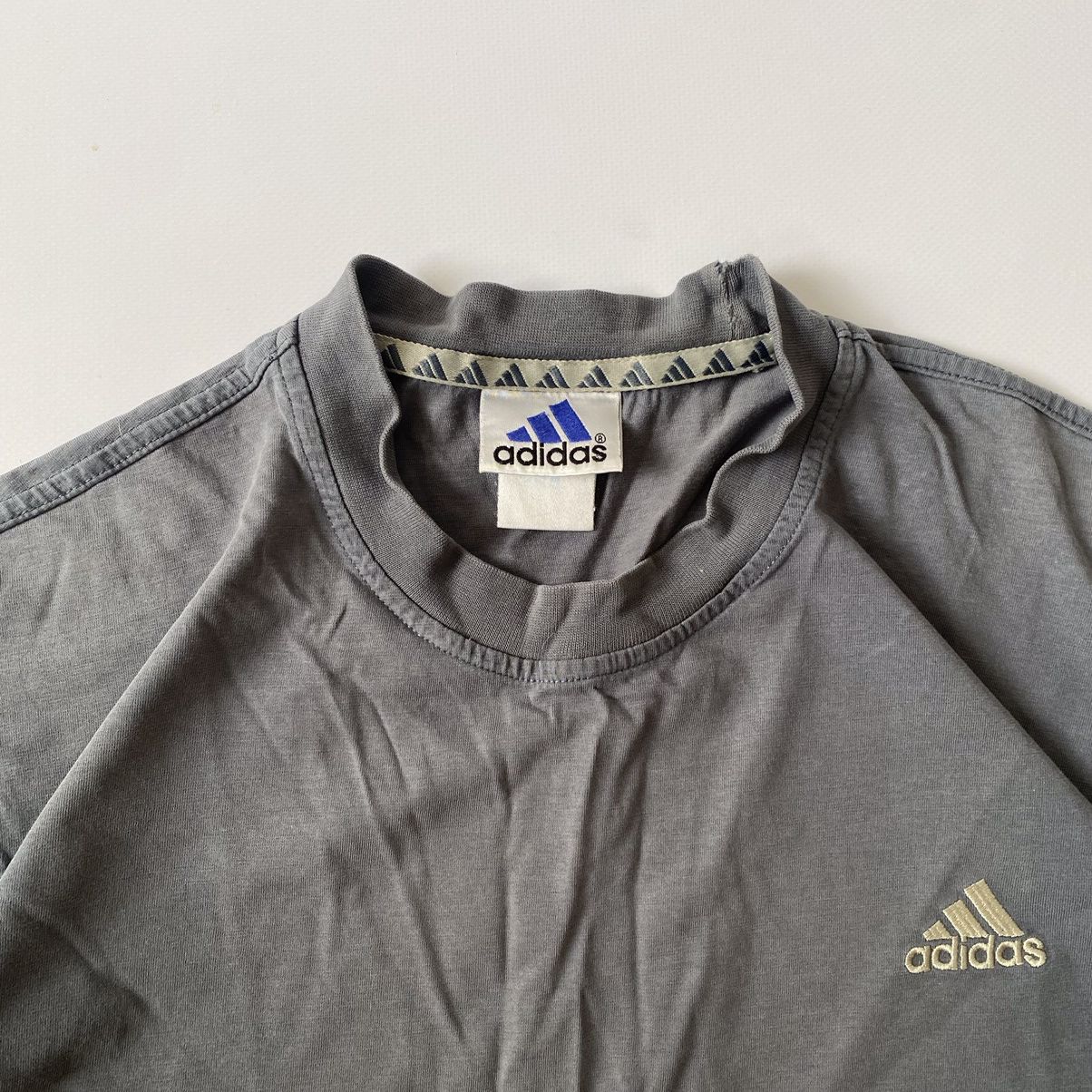 Adidas Adidas Vintage Y2K Tshirt Oversize Fit Size US M / EU 48-50 / 2 - 3 Thumbnail