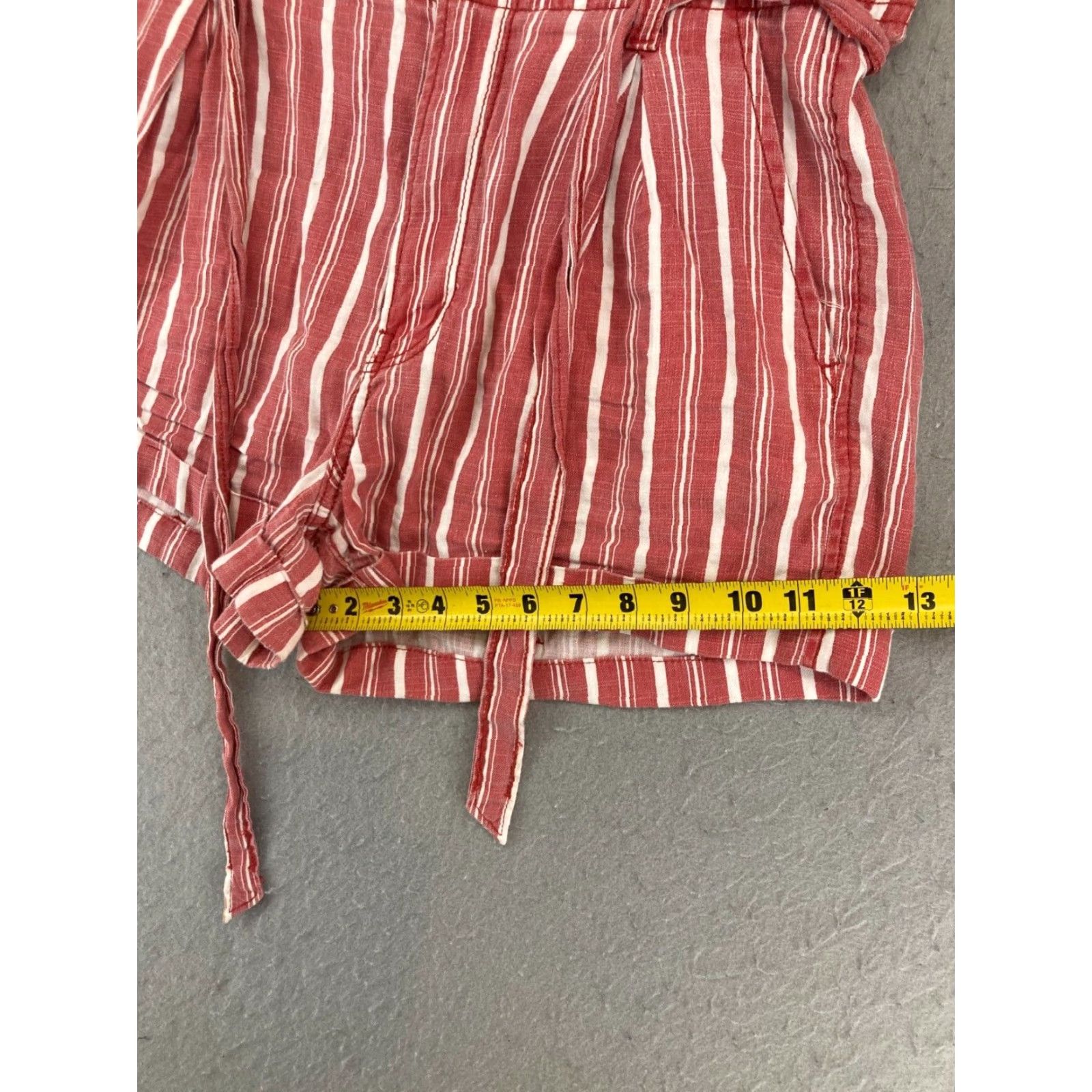 American Eagle Outfitters American Eagle Shorts Womens 10 Red Stripe Paperbag Belted Size 32" / US 10 / IT 46 - 5 Thumbnail