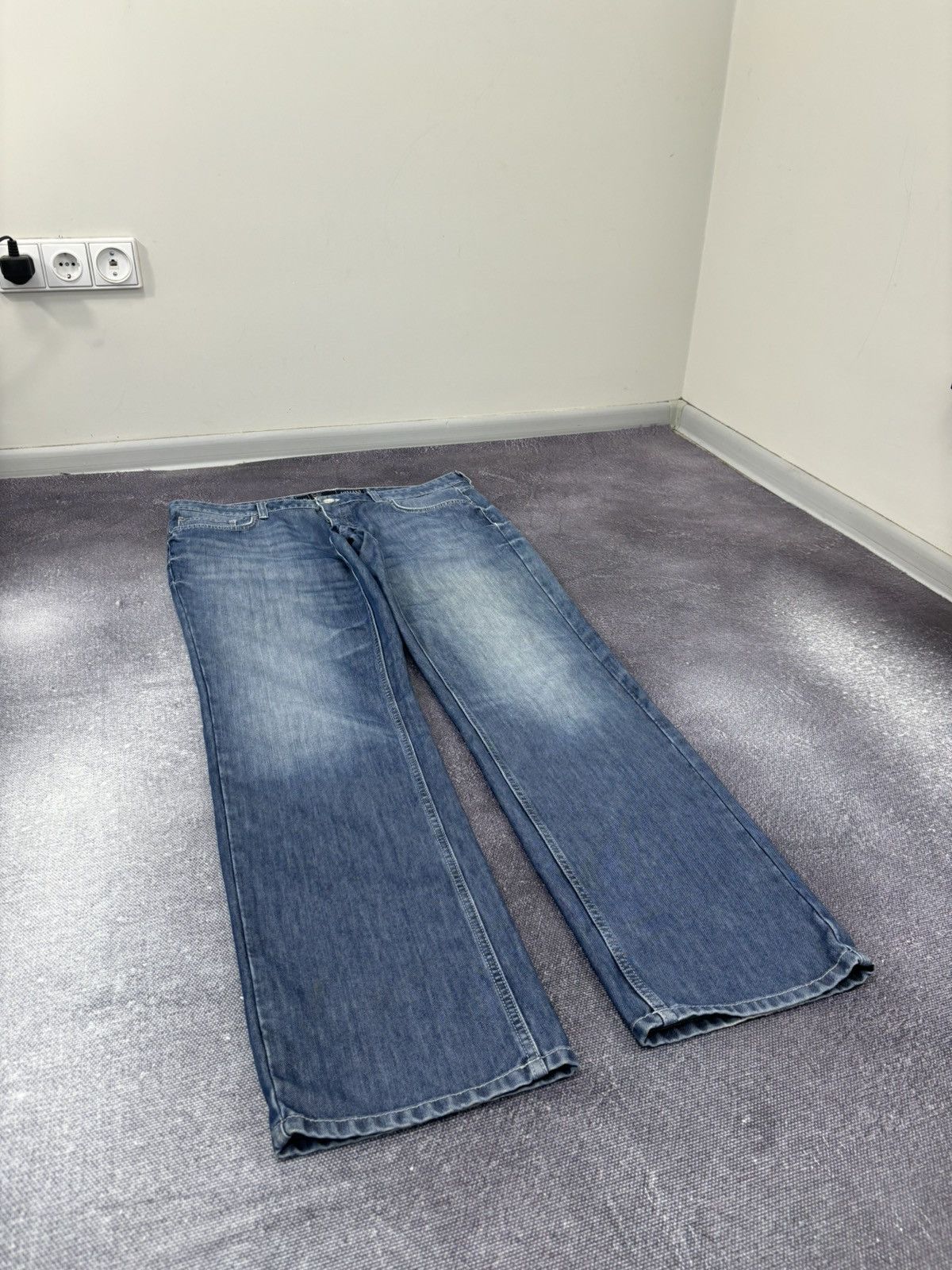 Armani Armani Collezioni Y2K Faded Blue Denim Hype Baggy Jeans Size US 40 / EU 56 - 11 Thumbnail