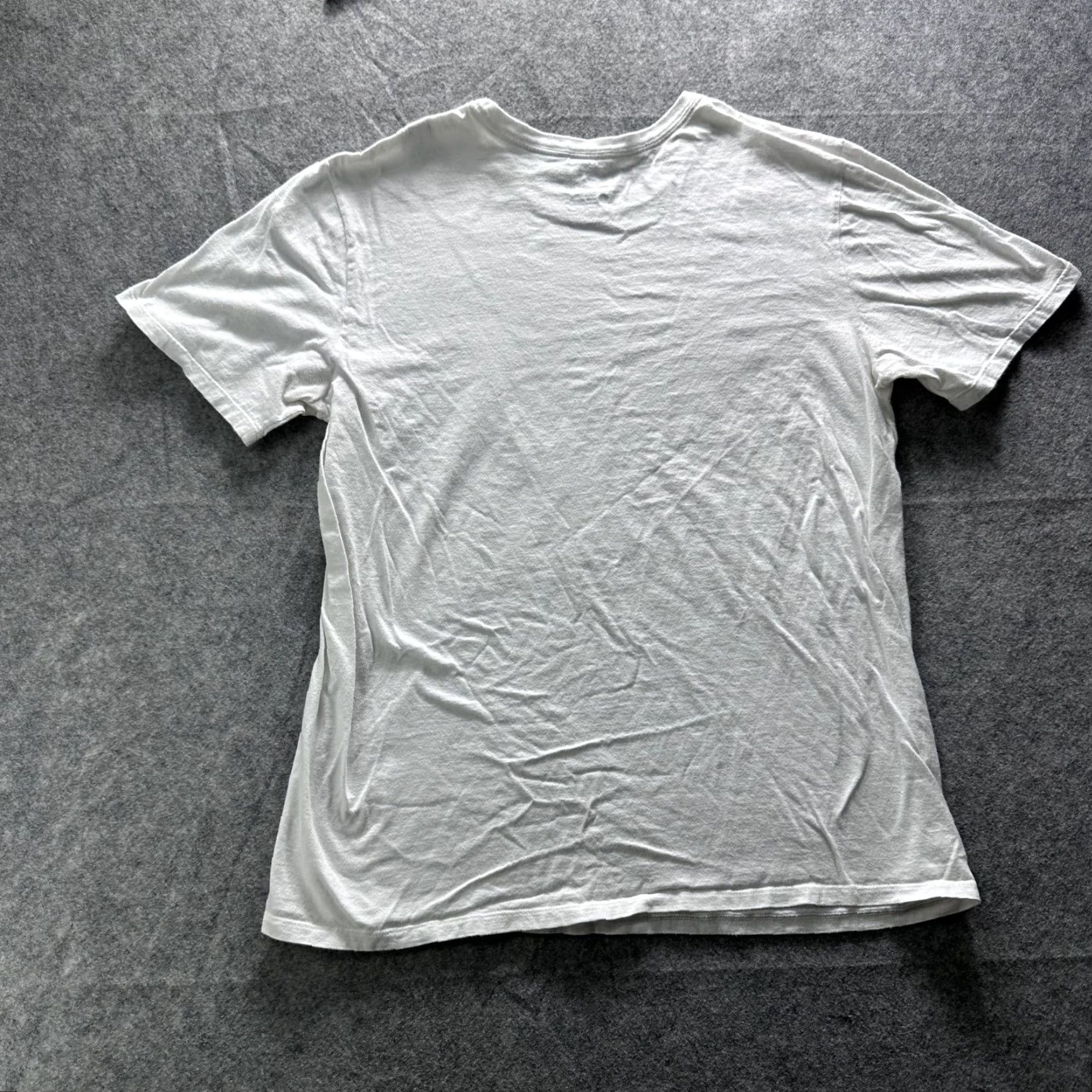 Nike Nike Shirt Mens M White Embroidered Swoosh Logo Tee Tagless Crewneck Cotton Size US M / EU 48-50 / 2 - 6 Thumbnail