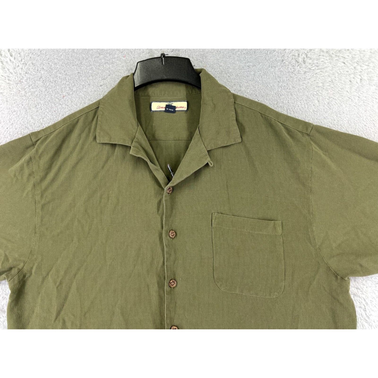 Tommy Bahama Tommy Bahama Shirt Men Extra Large Green Embroidered New Years 2006 Cocktails Size US XL / EU 56 / 4 - 4 Thumbnail