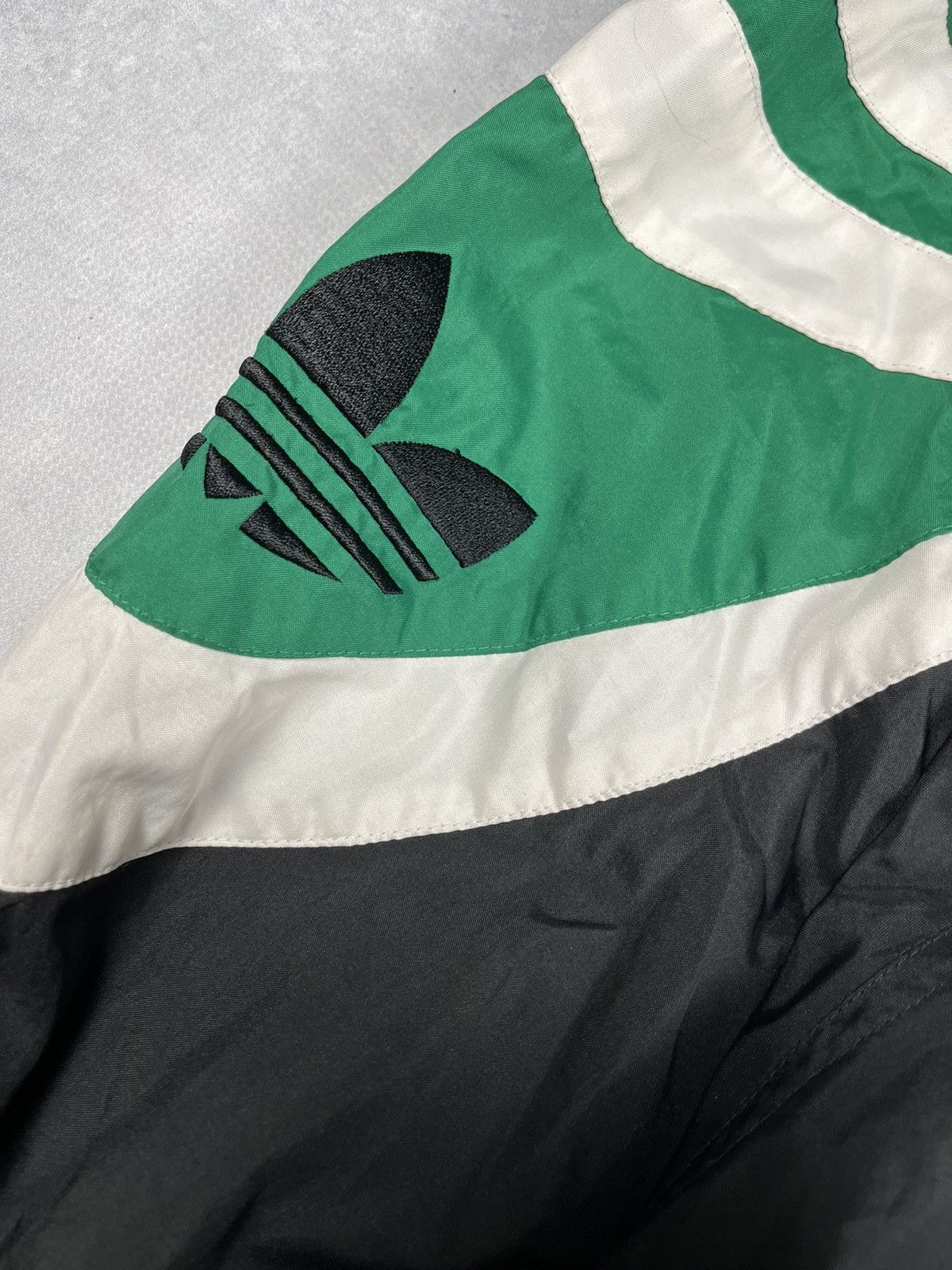 Vintage Y2K ADIDAS VINTAGE 90s NYLON JACKET Size US M / EU 48-50 / 2 - 3 Thumbnail
