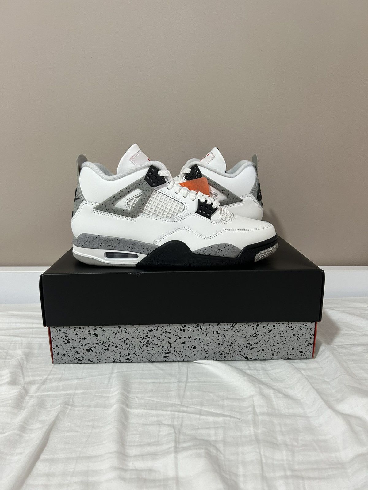 Jordan Brand Jordan 4 White cement Size US 9.5 / EU 42-43 - 1 Thumbnail