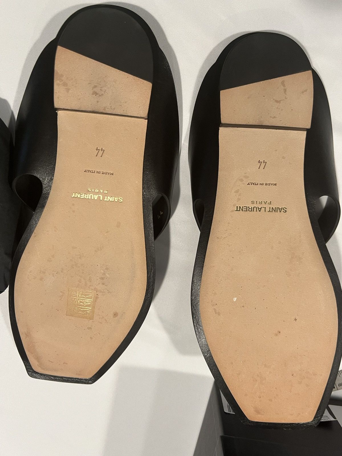Saint Laurent Paris Saint Laurent men’s slides. 44/11. $890 Size US 11 / EU 44 - 6 Thumbnail