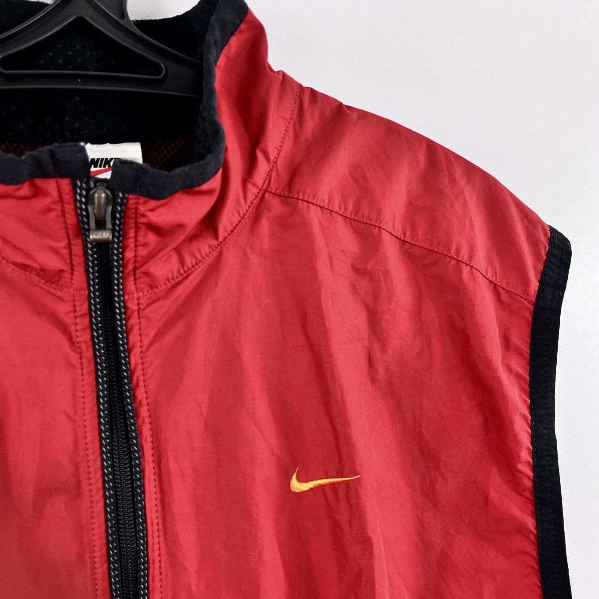 Nike Vintage Nike Nylon Embroidery Swoosh Logo Red Vest Size L Size US M / EU 48-50 / 2 - 4 Thumbnail