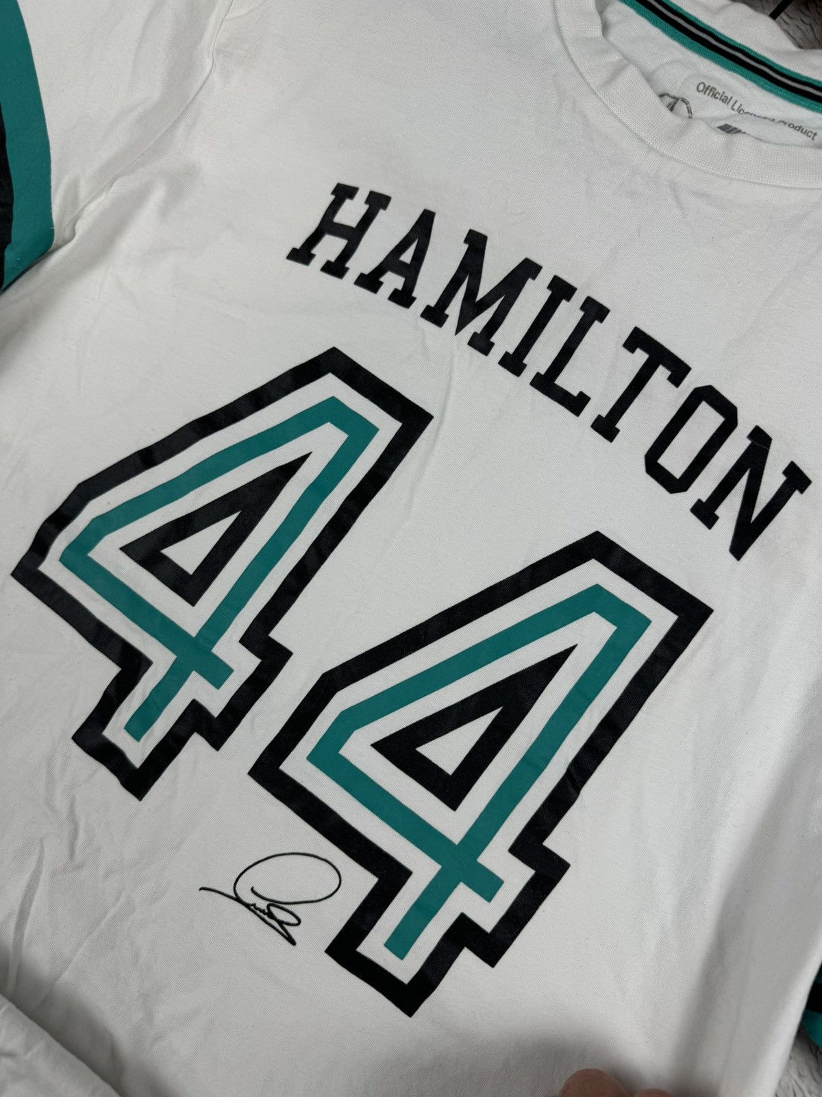Formula 1 × Hamilton × Mercedes-Benz 44 Hamilton Mercedes-Benz Petronas Racing Team M size Size US M / EU 48-50 / 2 - 5 Thumbnail