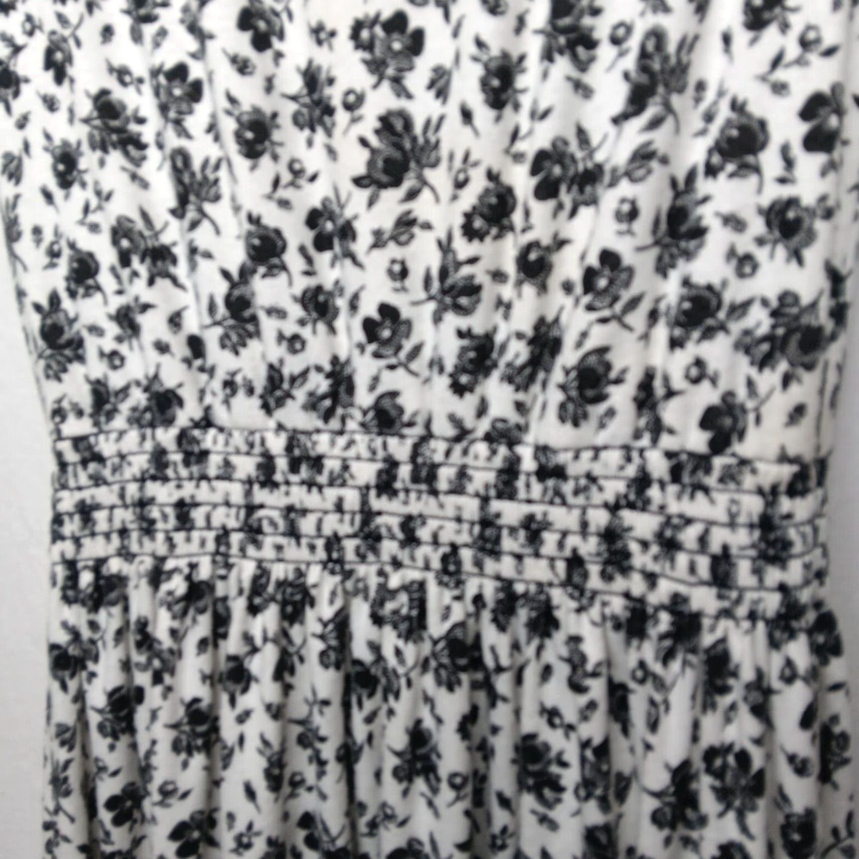 Vintage VINTAGE Flowers Dress Shirt Dress Women 8 White Black Floral Knit ILGWU Cottagecore USA Spring Summer Fall Vintage Shirt Dress Womens Size M / US 6-8 / IT 42-44 - 3 Thumbnail