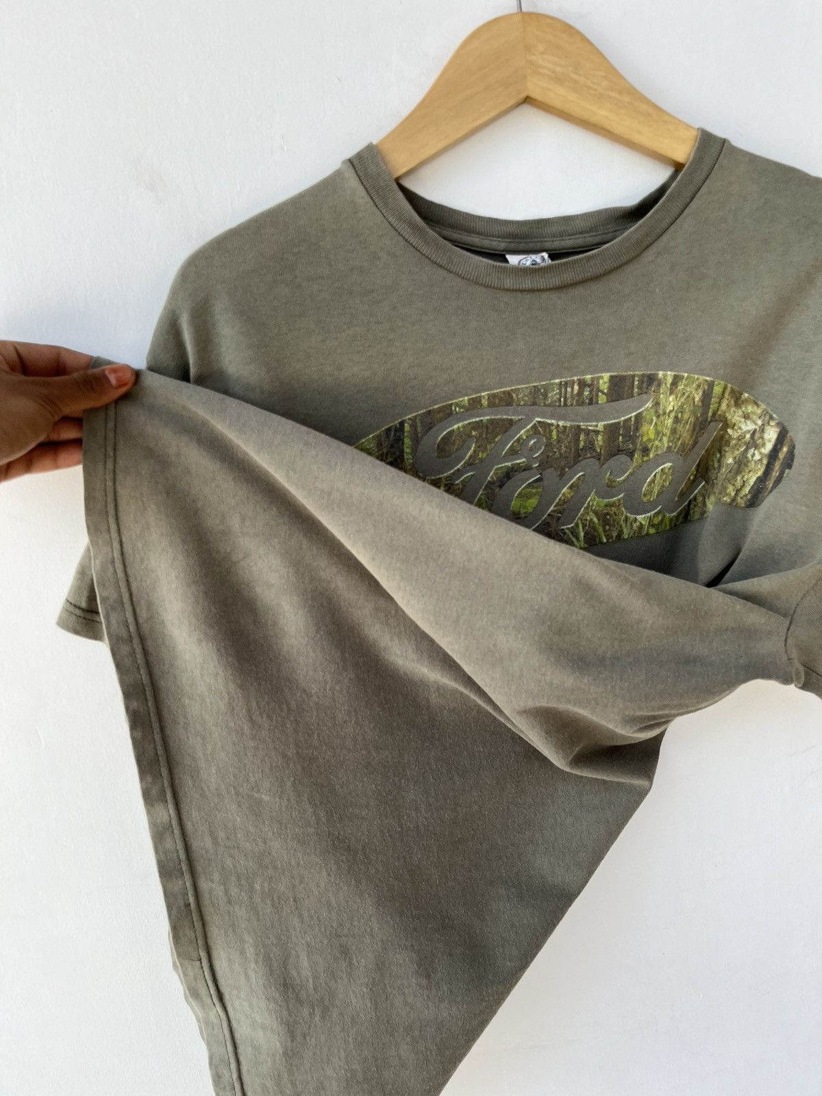 Delta × Ford × Realtree Vintage Ford Realtree Logo Tees Size US L / EU 52-54 / 3 - 4 Thumbnail