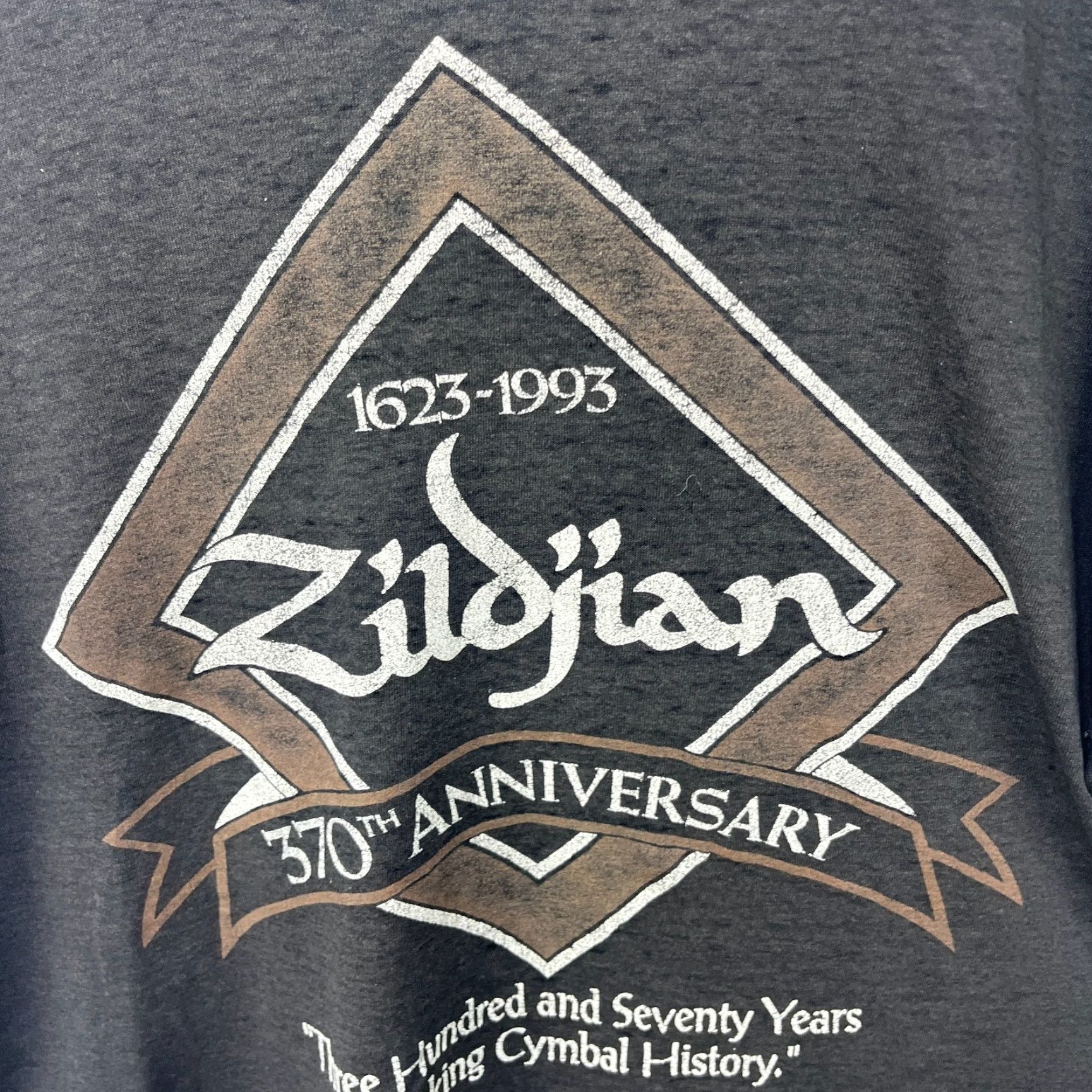 Vintage VINTAGE 90s Zildjian Drums Cymbal Anniversary T Shirt XL Black Logo Cotton Polyester Nylon Men T-Shirt 90s Vintage Mens XL Size US XL / EU 56 / 4 - 5 Thumbnail