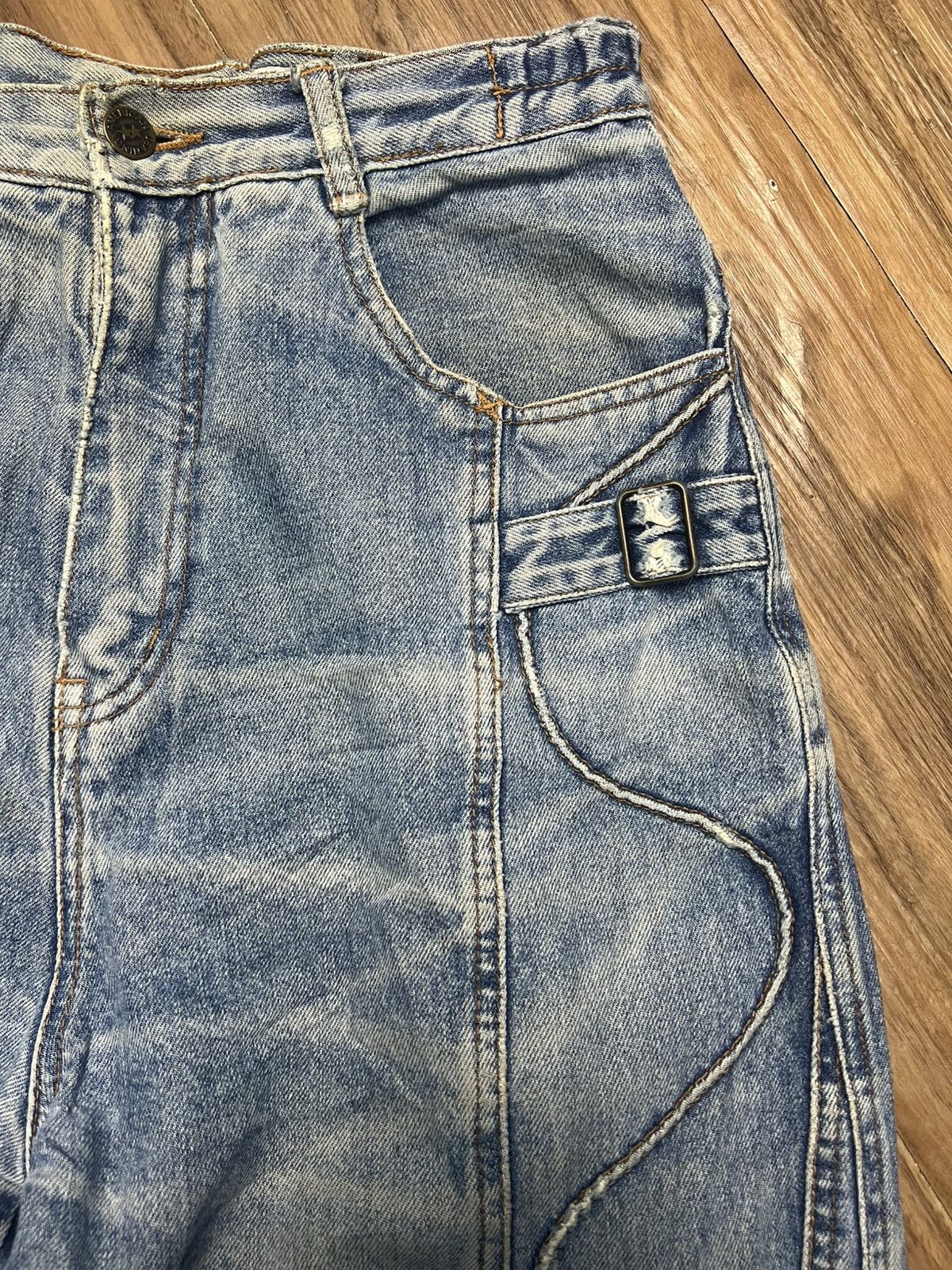 Beauty Beast 90s American Style High-Rise Unique Seam (42) Size 28" / US 6 / IT 42 - 6 Thumbnail