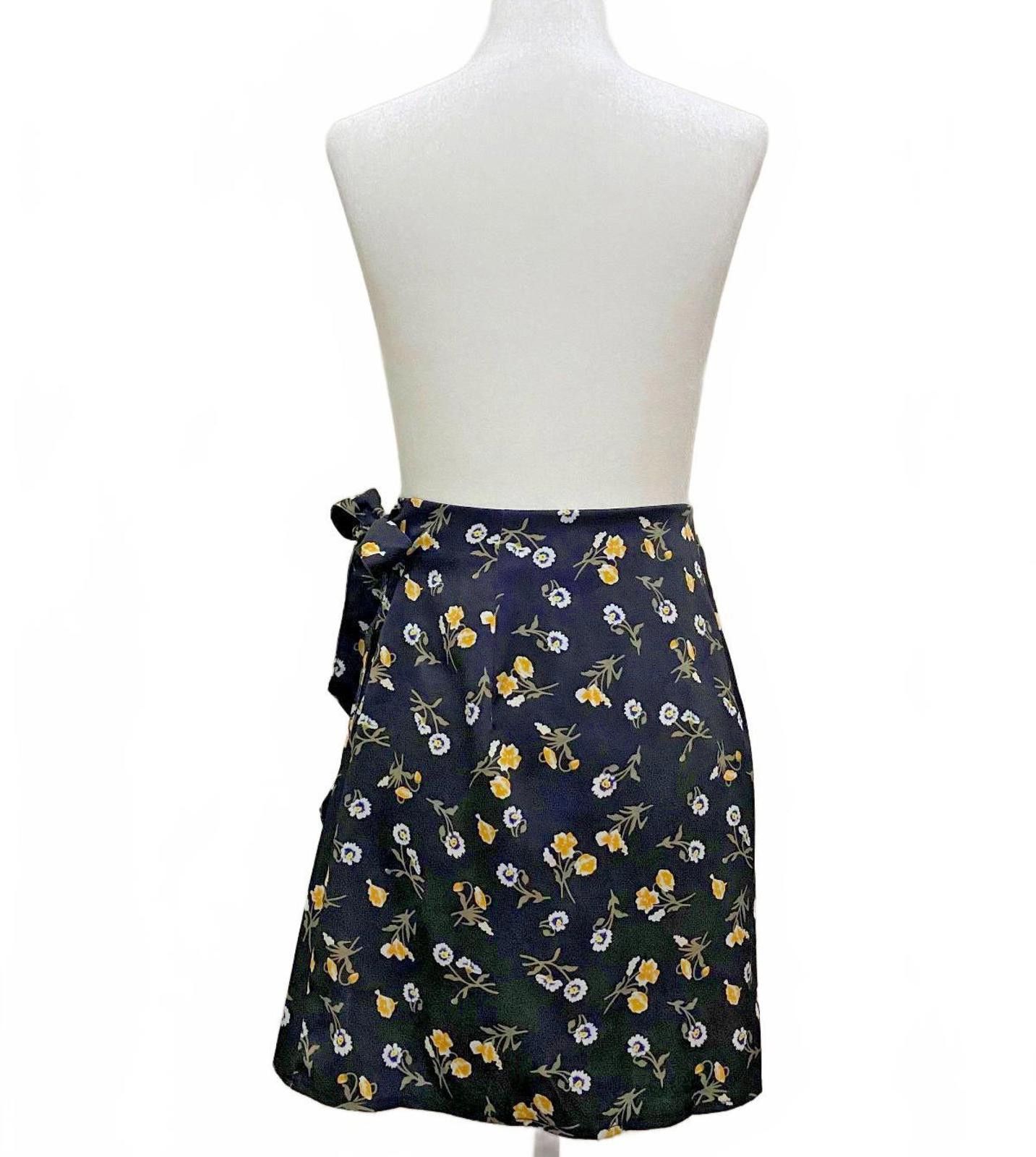 Other FASHION UNION Floral Mini Skirt with Tie (US 4) Size 27" / US 4 / IT 40 - 3 Thumbnail