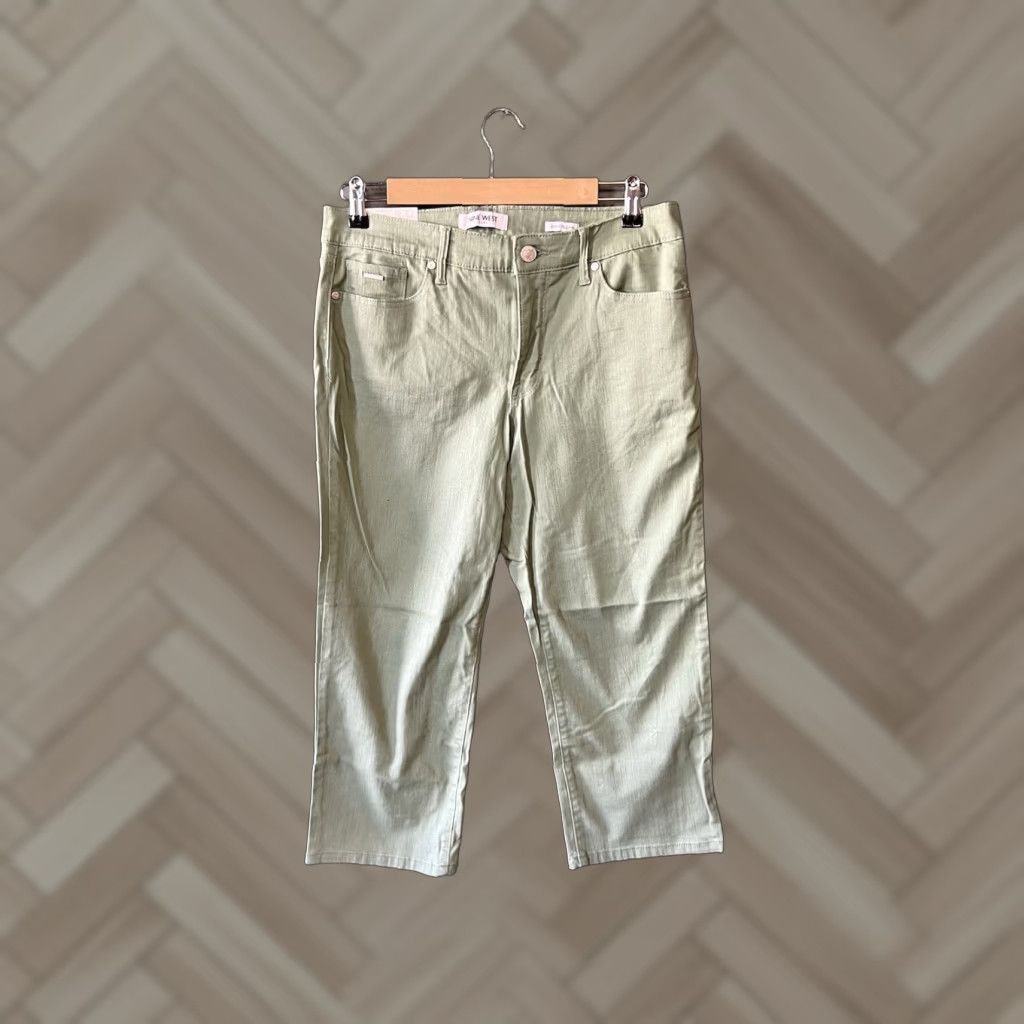 Nine West Nine West Womens Green Denim Chrystie Capri Size 10 NWT Capri Jeans 21 in Inseam Denim Green Womens 10 NWT Size ONE SIZE - 1 Thumbnail