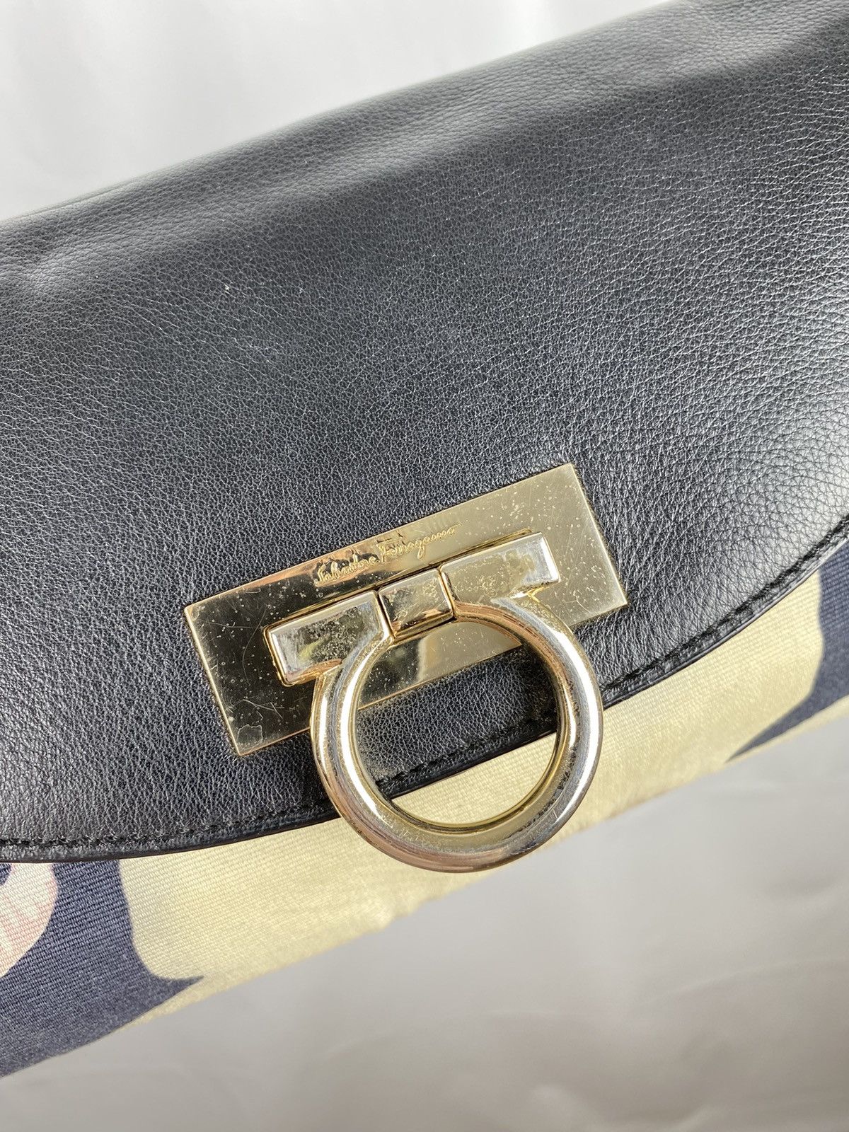 Salvatore Ferragamo Salvatore Ferragamo Gancini Shoulder Bag Canvas & Leather Size ONE SIZE - 9 Thumbnail