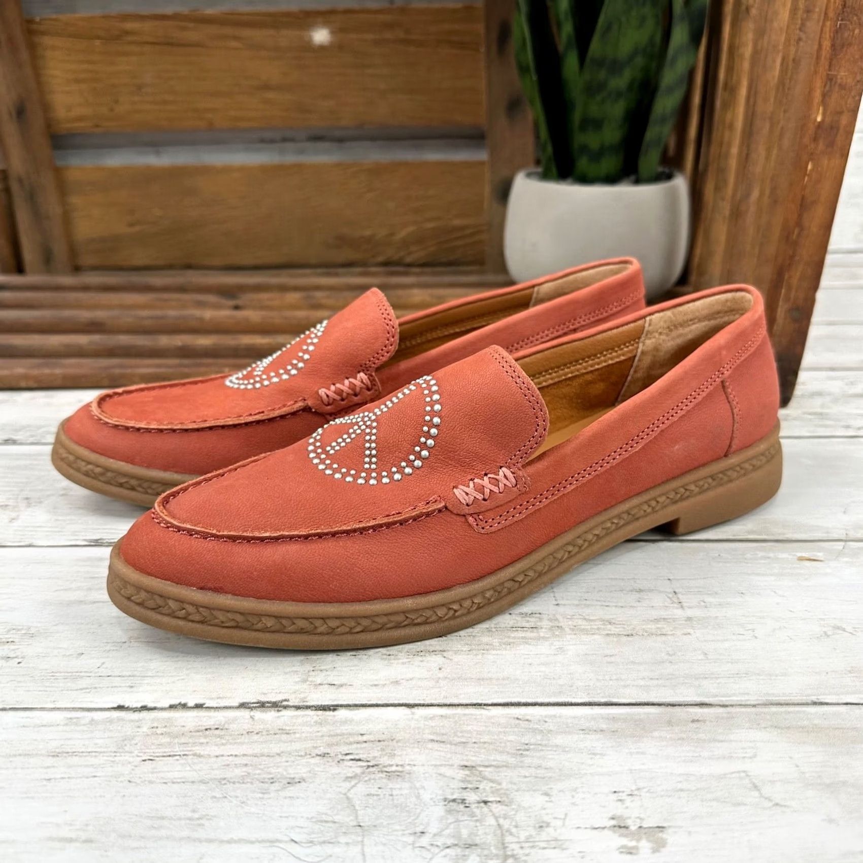Lucky Brand Reony Loafers Womens 7.5 M Coral Orange Leather  display picture 2