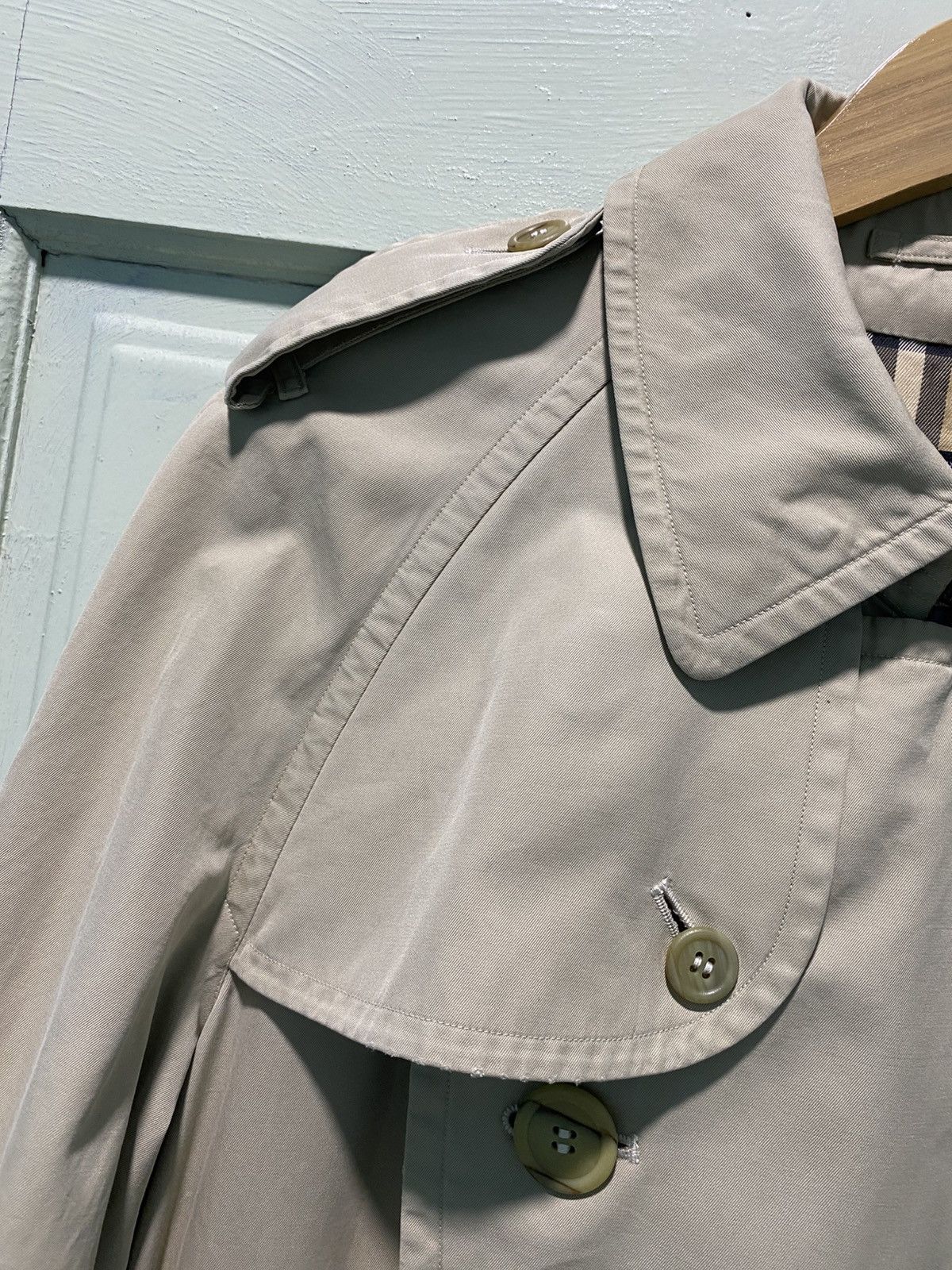 Burberry Vtg Burberry Double Breasted Nova Check Trench Coat Size S / US 4 / IT 40 - 6 Thumbnail