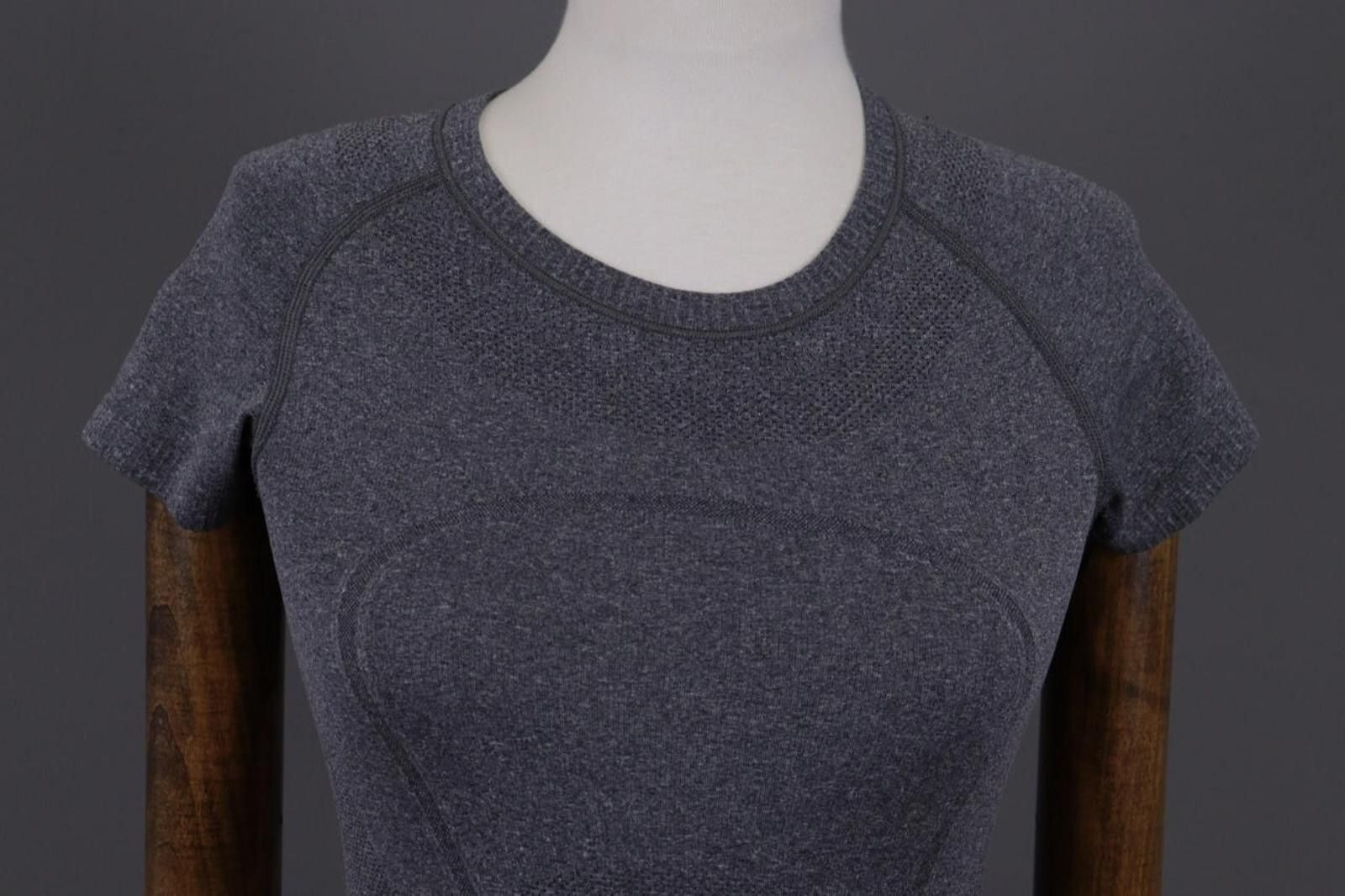 Lululemon Lululemon Athletica Gray Layer Top Pullover Shirt Size 4 Size S / US 4 / IT 40 - 4 Thumbnail