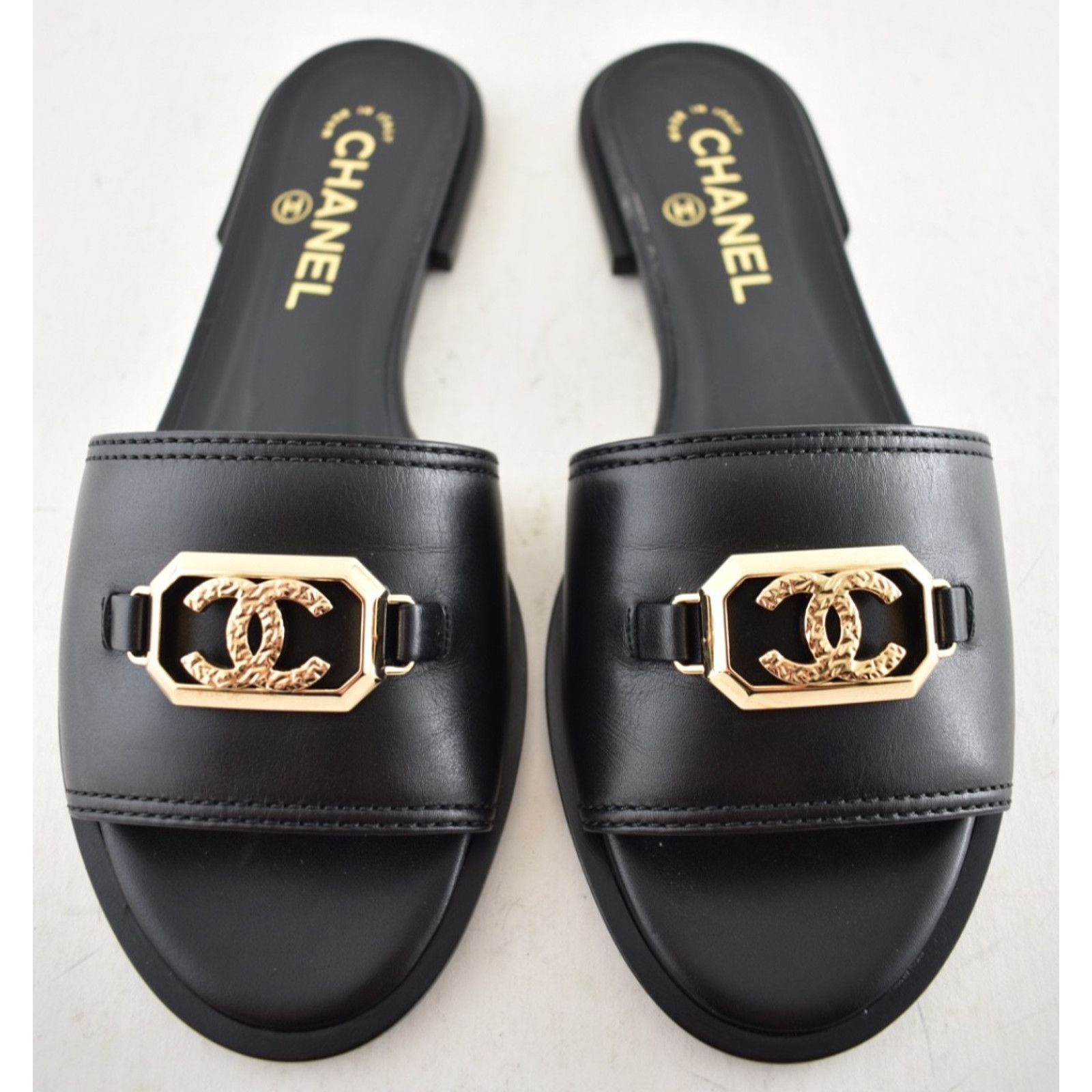 Chanel Chanel Black Shiny Calfskin Gold CC Mule Slides Sandals 38 Size US 8 / IT 38 - 3 Thumbnail