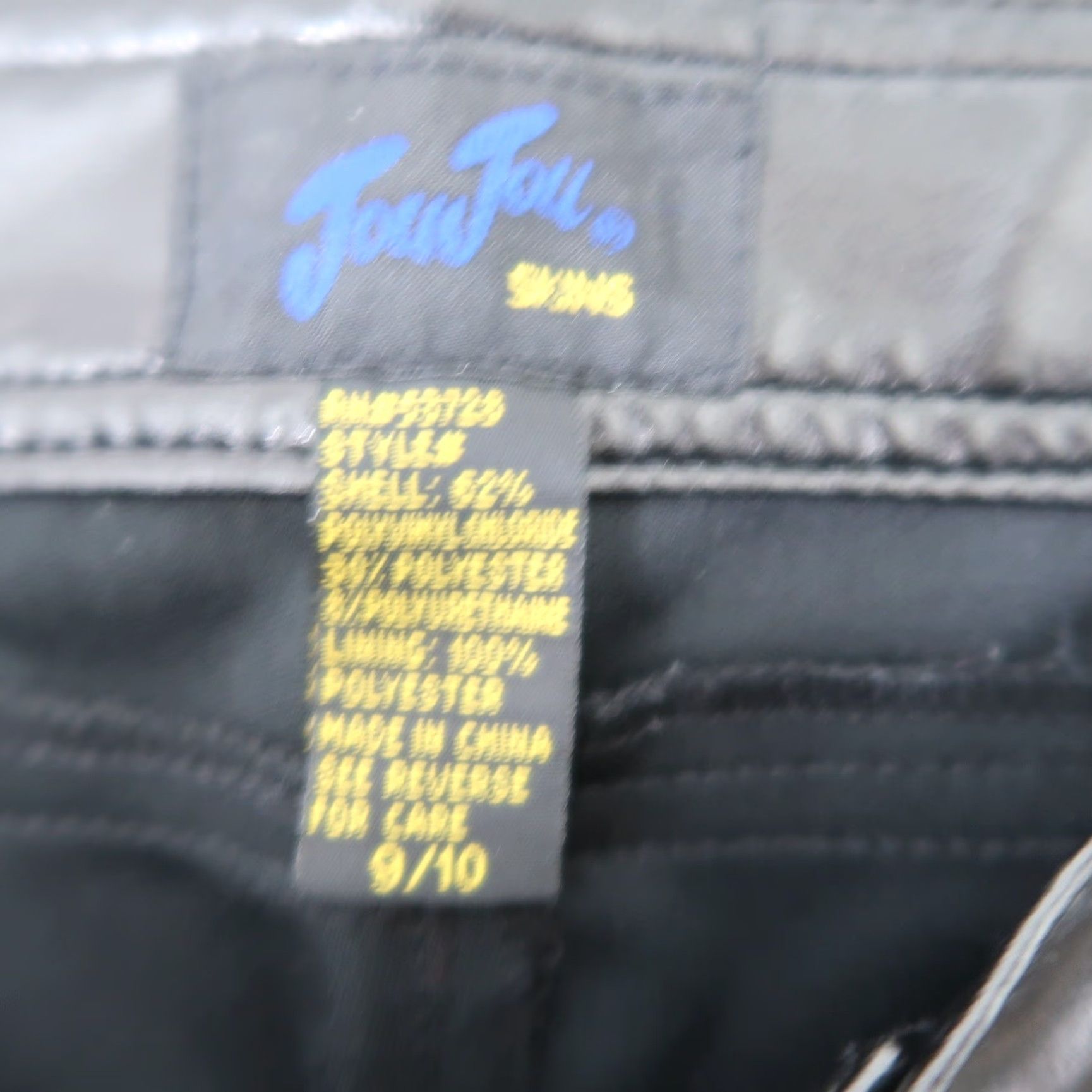 Vintage VINTAGE JouJou black vinyl faux leather mid rise bootcut pants Women 10 30in inseam 90s Punk Casual Party/Cocktail Fall Winter Spring Mens Womens Size 32" / US 10 / IT 46 - 4 Thumbnail