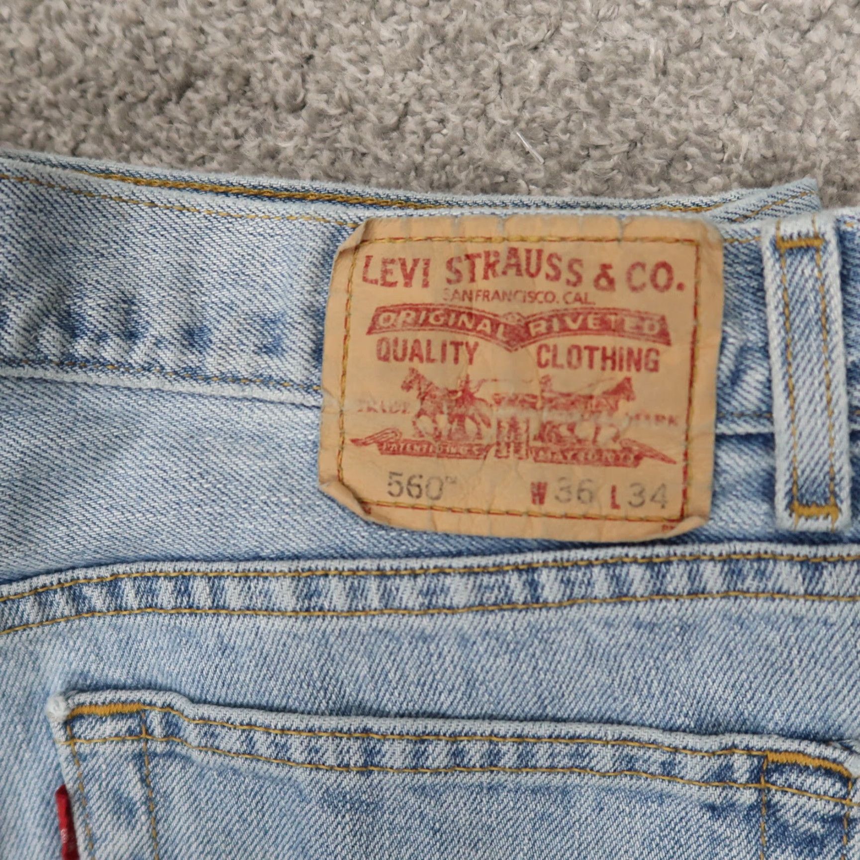 Levi's VINTAGE Levi's Jeans 560 Comfort Fit 36x34 Distressed Blue Denim 5-Pocket Baggy Mens Size US 36 / EU 52 - 3 Thumbnail