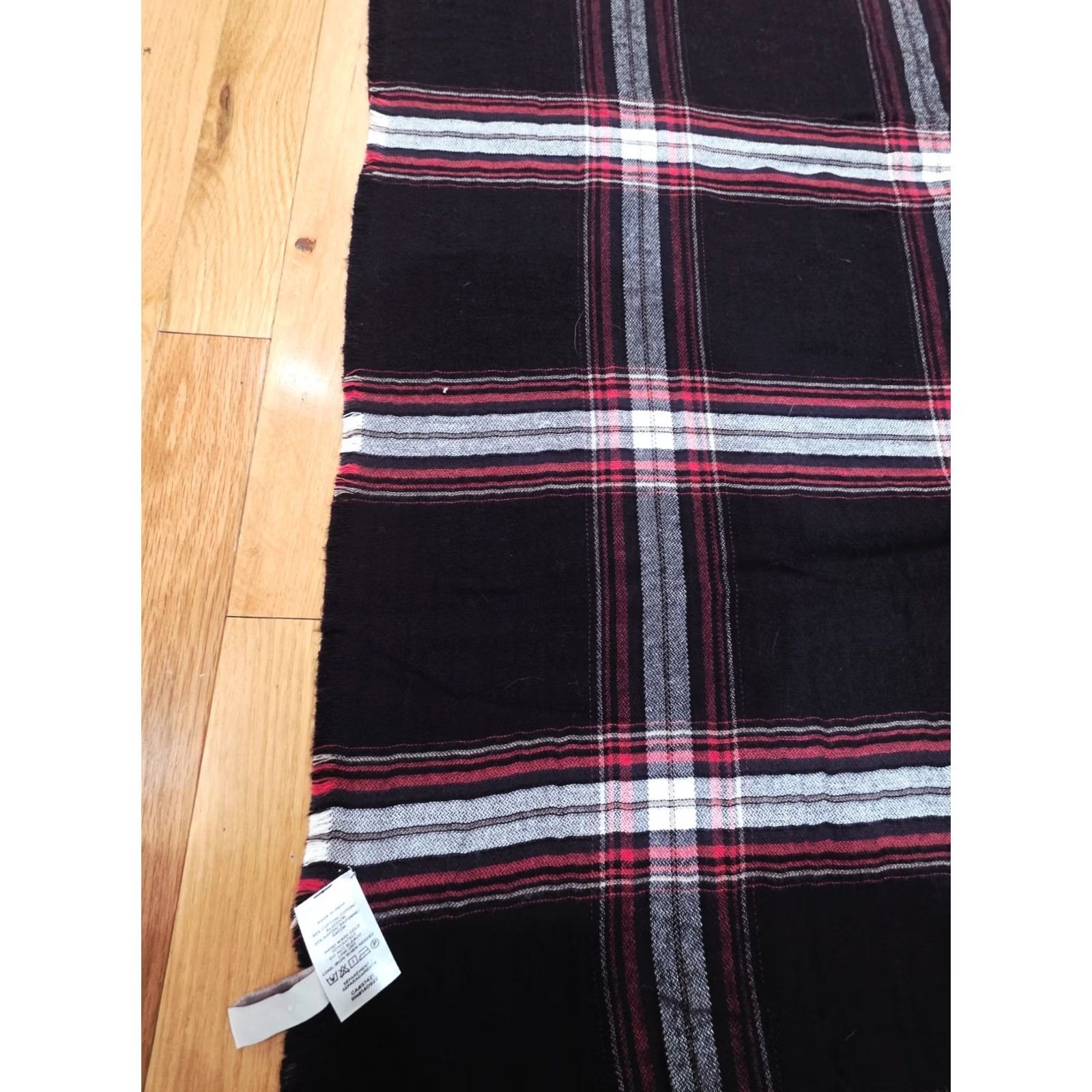 Loft LOFT Scarf Rectangle Women's One Size Black Plaid Cotton Multifunctional Women's Accessory Size ONE SIZE - 6 Thumbnail