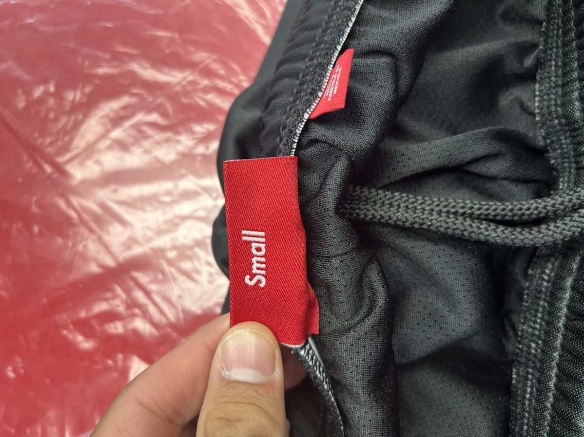 Supreme Supreme 30 year of dedication shorts Size US 30 / EU 46 - 7 Thumbnail